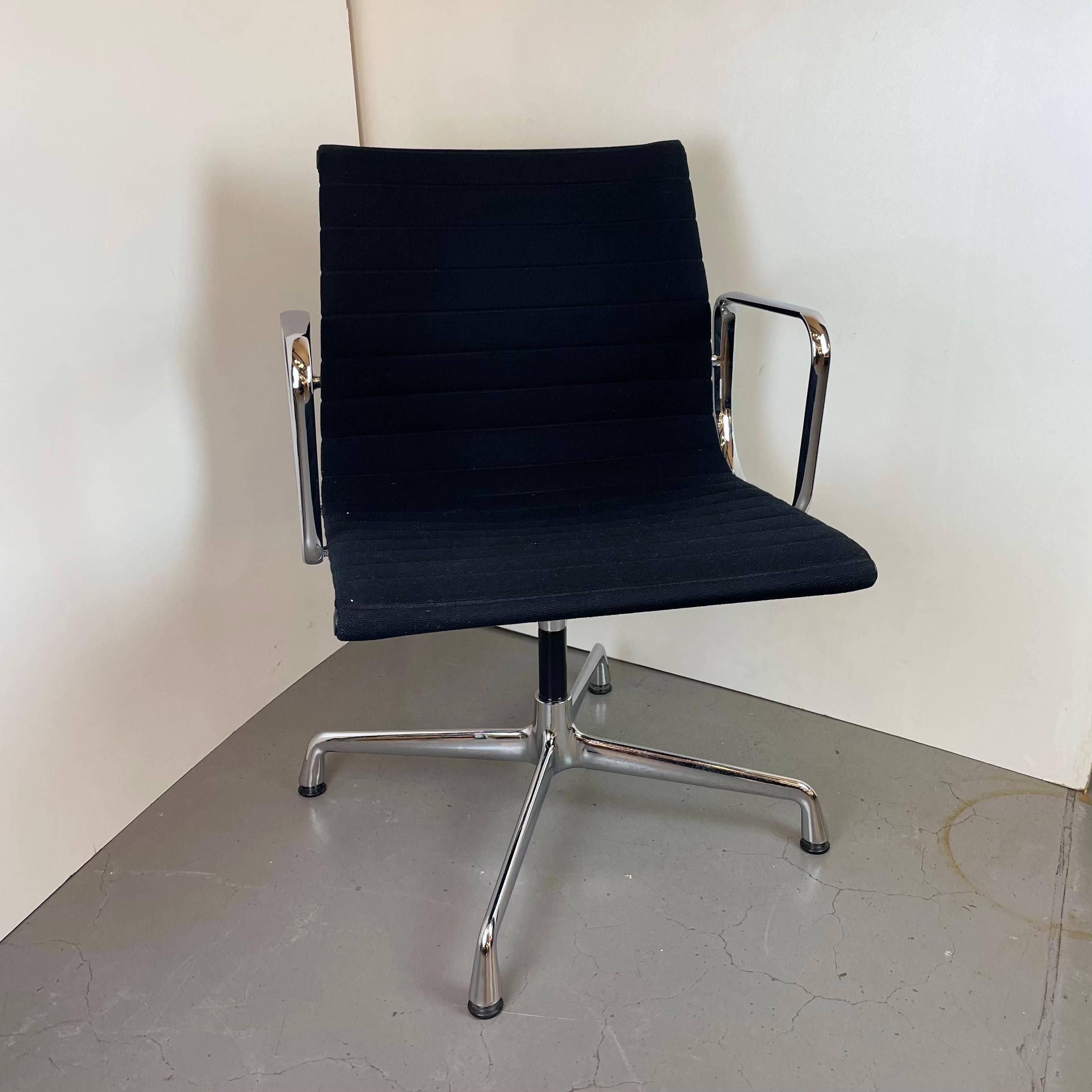 EA-108 Schreibtischstuhl von C. & R. Eames für Vitra, 1960er Jahre (Moderne) im Angebot