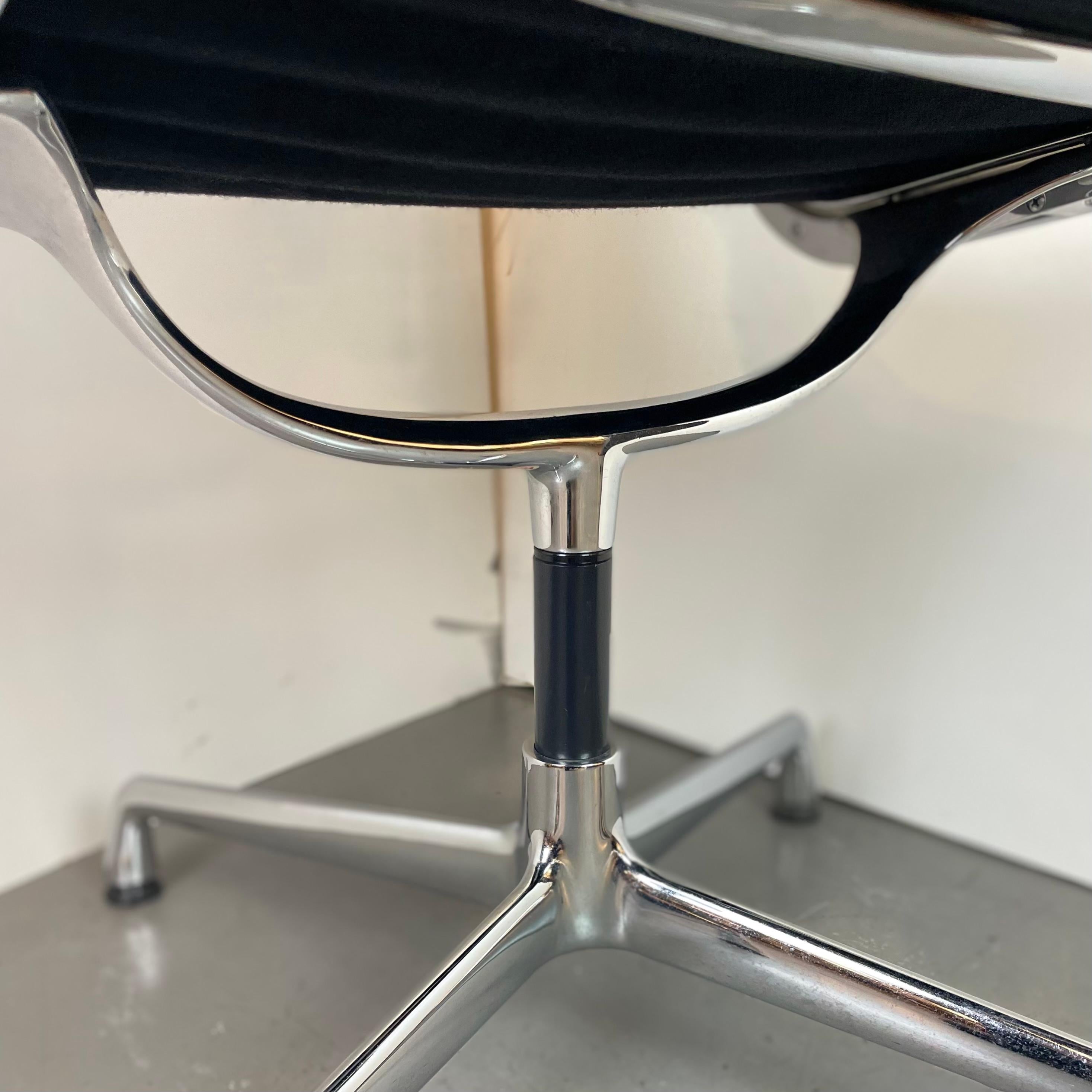 EA-108 Schreibtischstuhl von C. & R. Eames für Vitra, 1960er Jahre im Angebot 2
