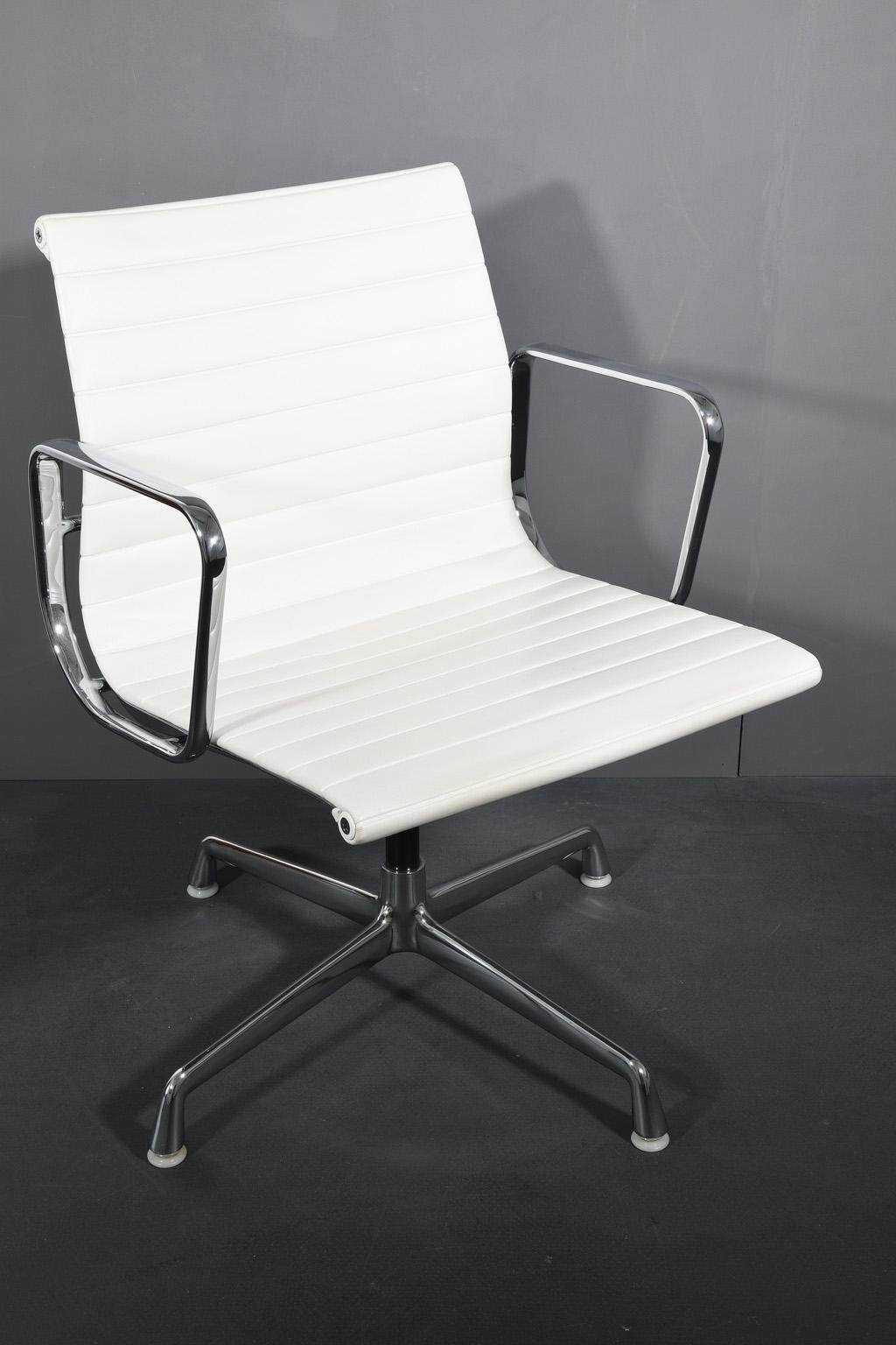 Leather EA 108 Swivel Chair by Charles&Ray Eames for Hermann Miller made  by Vitra 1980s For Sale