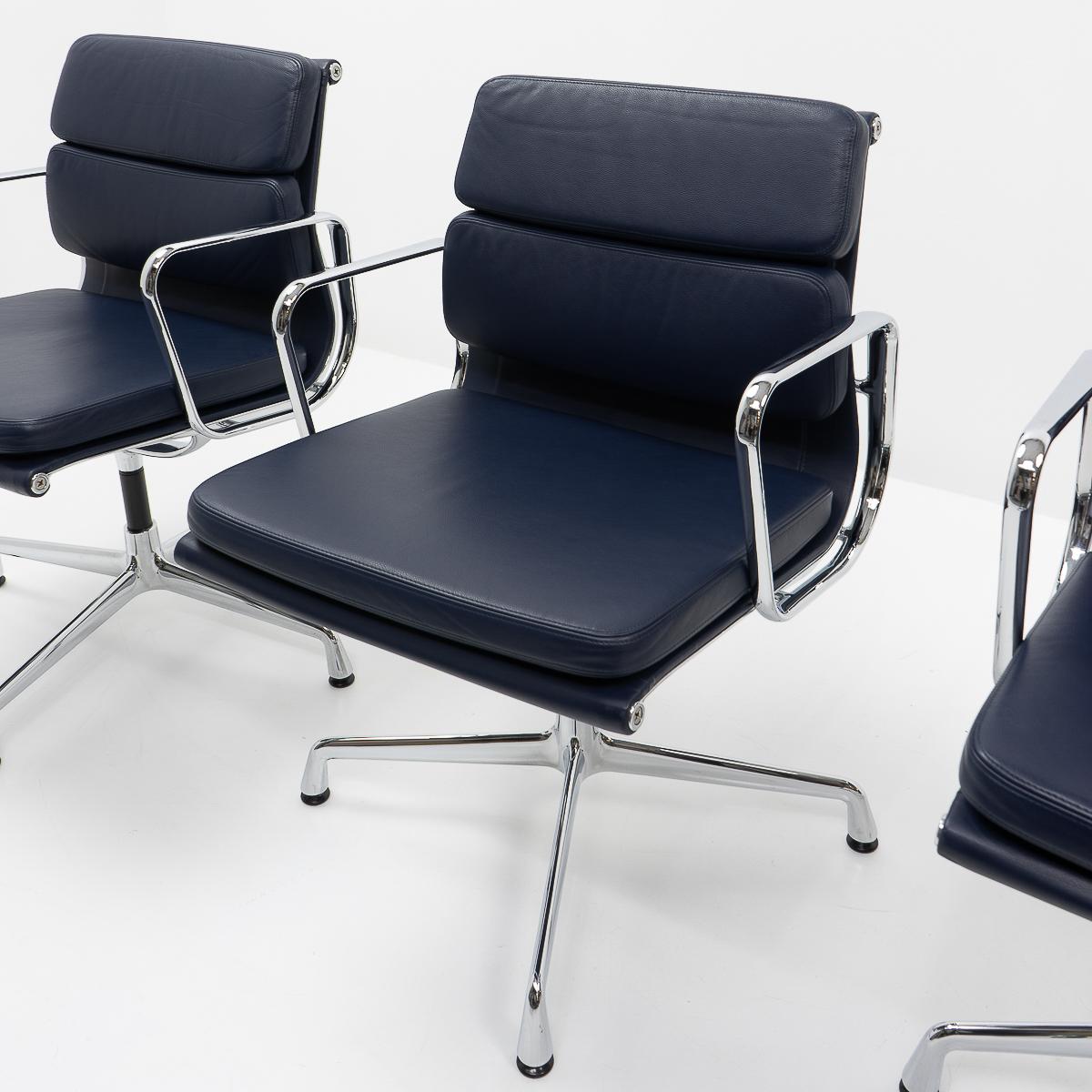 Mid-Century Modern Ea 208 Soft Pad Alu Group Office Chairs, Vitra For Sale