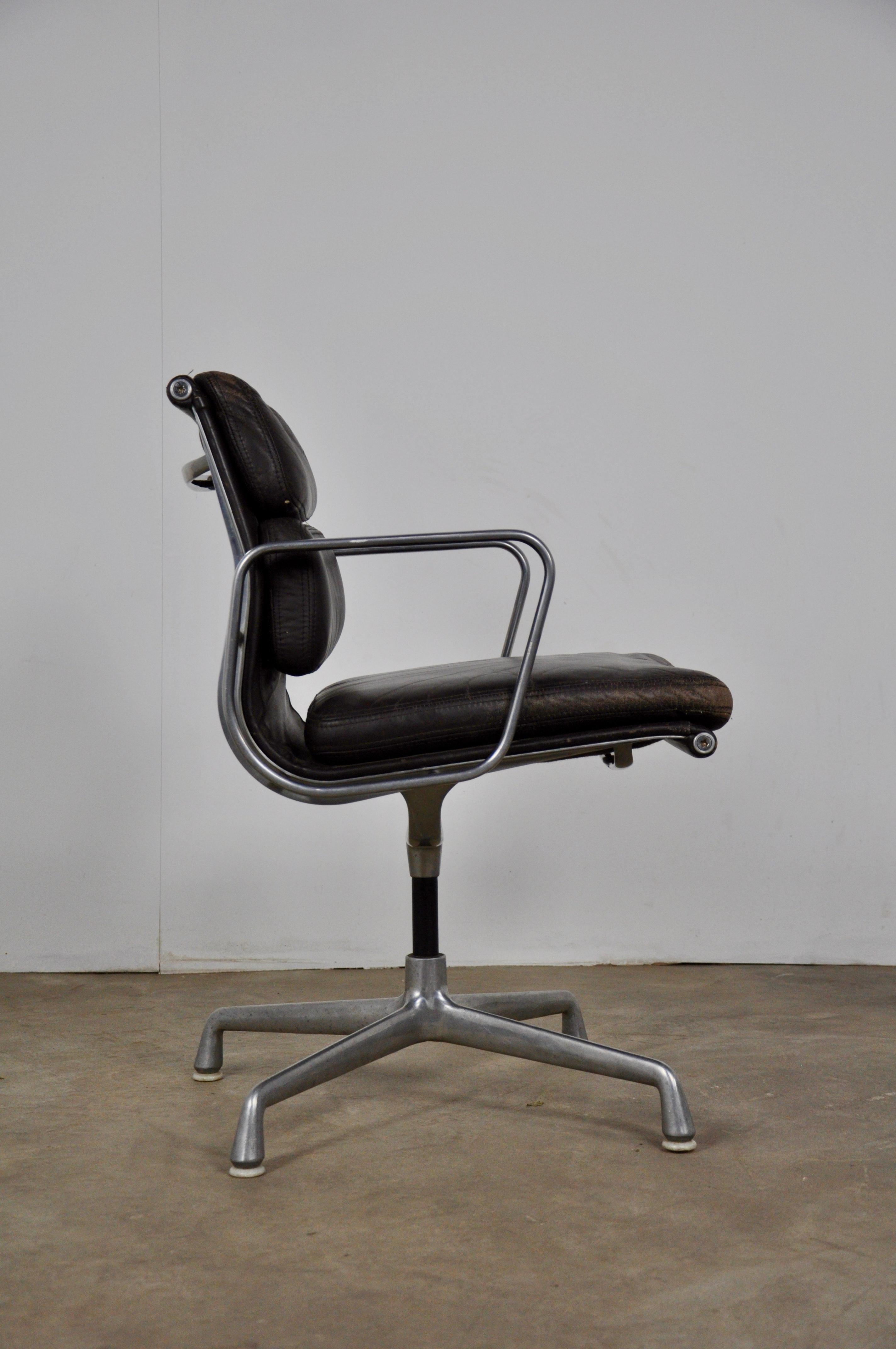 Mid-Century Modern EA 208 Soft Pad Chair by Charles & Ray Eames for Herman Miller, 1970s