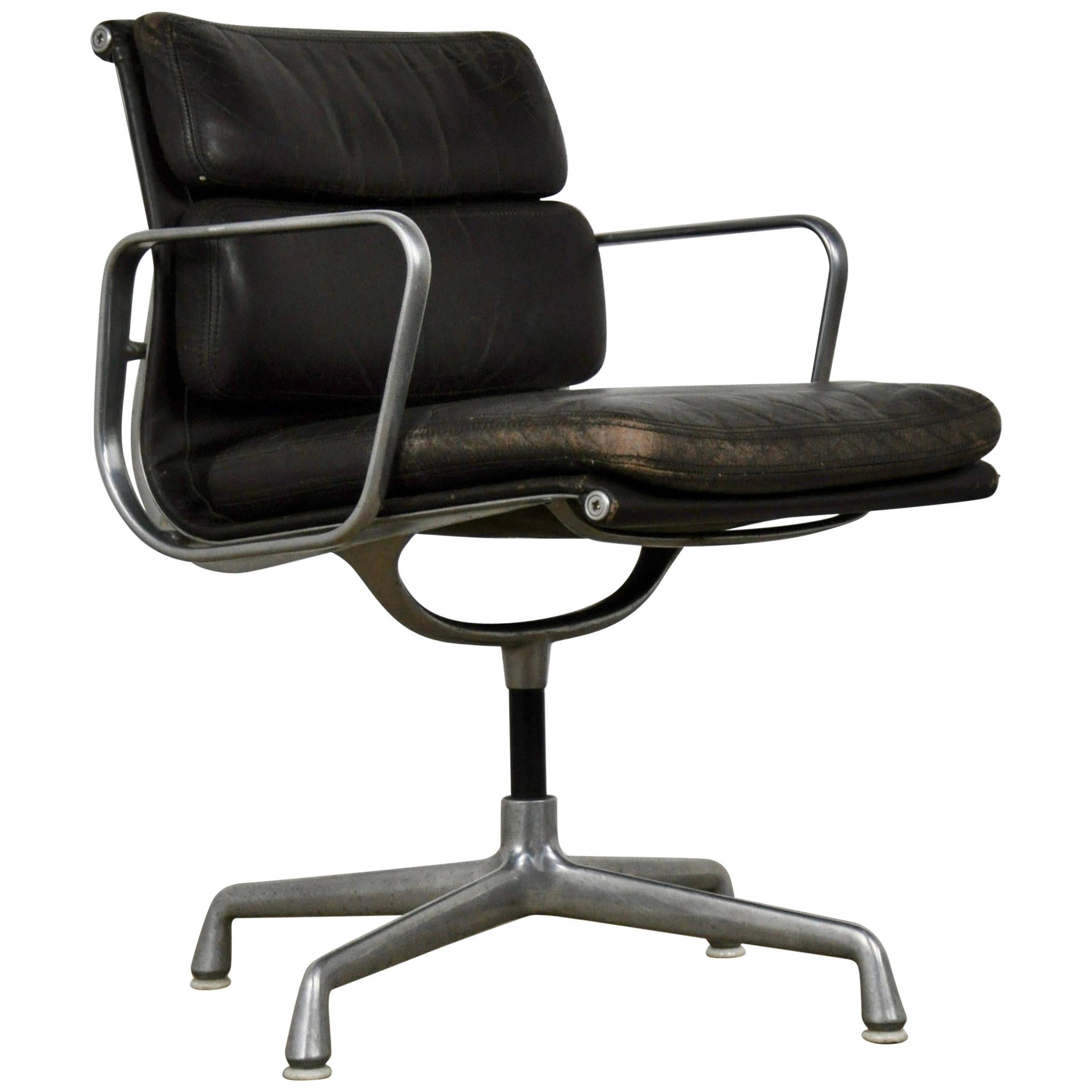 EA 208 Soft Pad Chair by Charles & Ray Eames for Herman Miller, 1970s