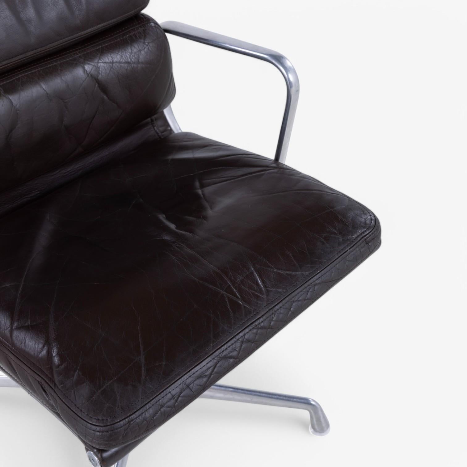 XX secolo EA 208 - Sedia da ufficio 'Softpad' di Charles and Ray Eames