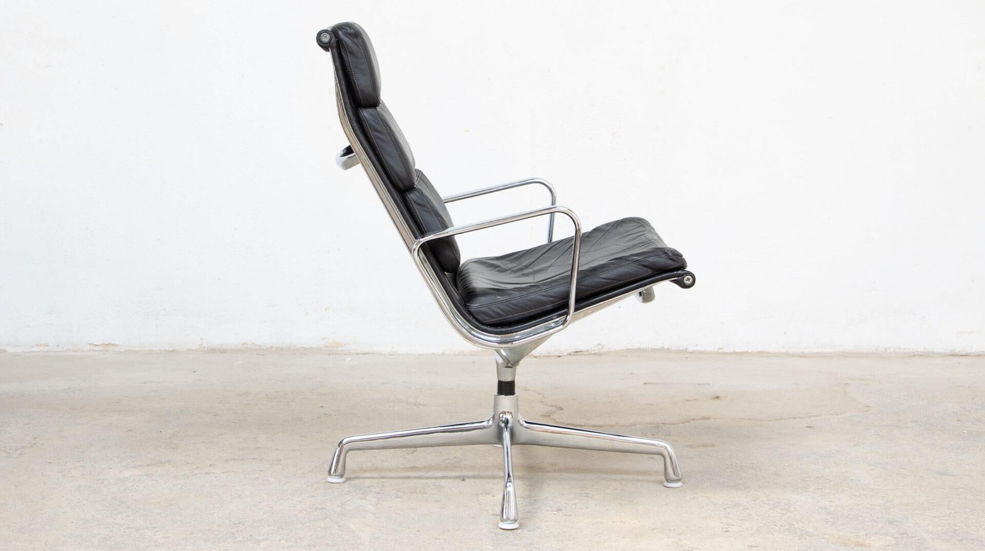 Sillón EA 216 de Charles and Ray Eames para Herman Miller siglo XX en venta