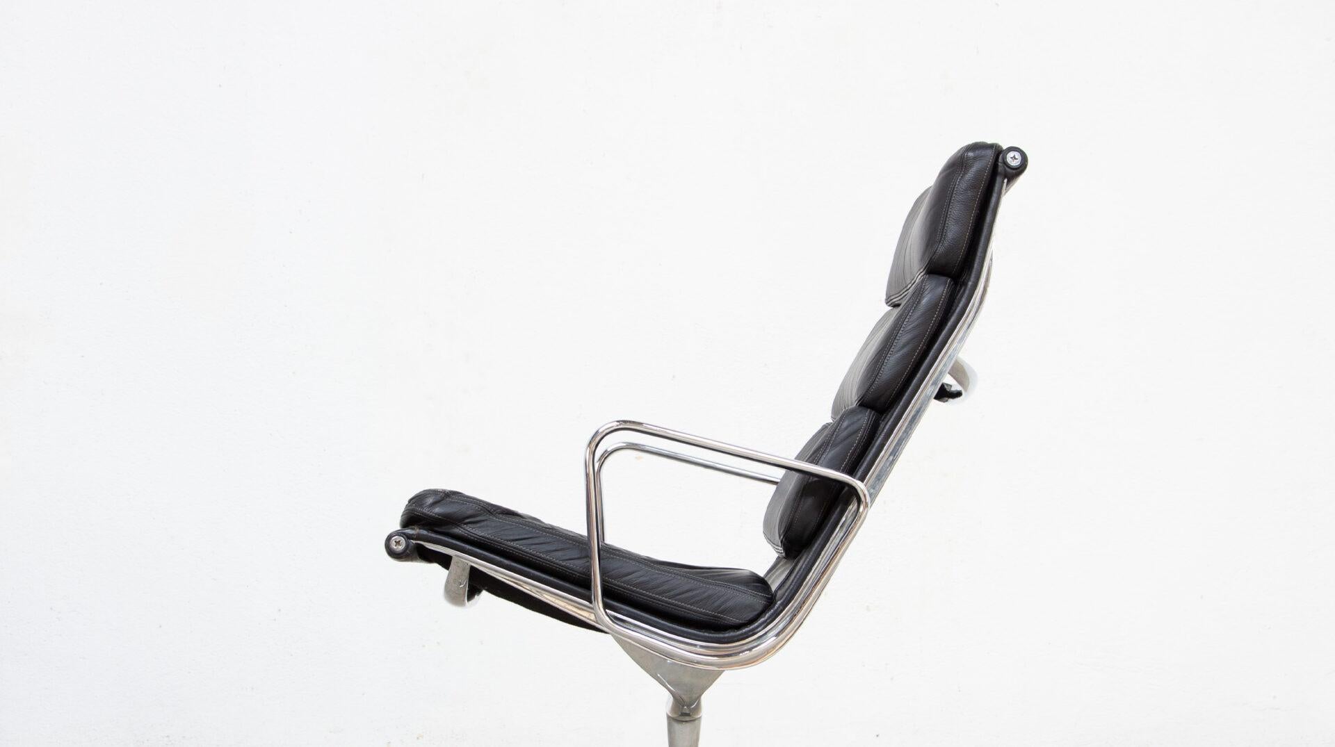 Sillón EA 216 de Charles and Ray Eames para Herman Miller Aluminio en venta