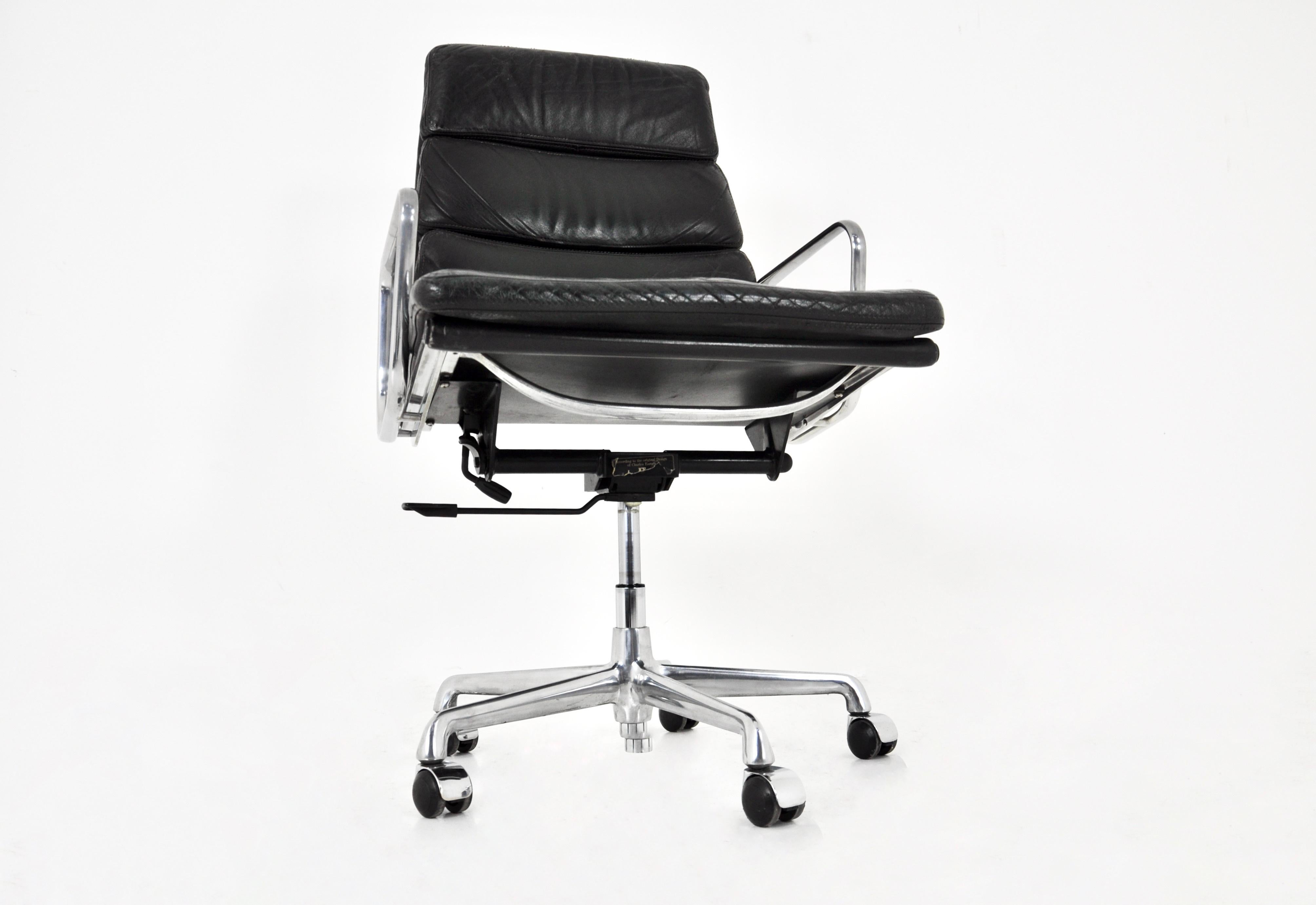 Ea 216 Soft Pad Desk Chair by Charles & Ray Eames for ICF, 1970s For Sale 3