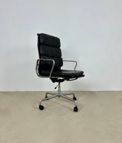 Chaise de bureau Ea 216 Soft Pad de Charles & Ray Eames pour ICF, 1970