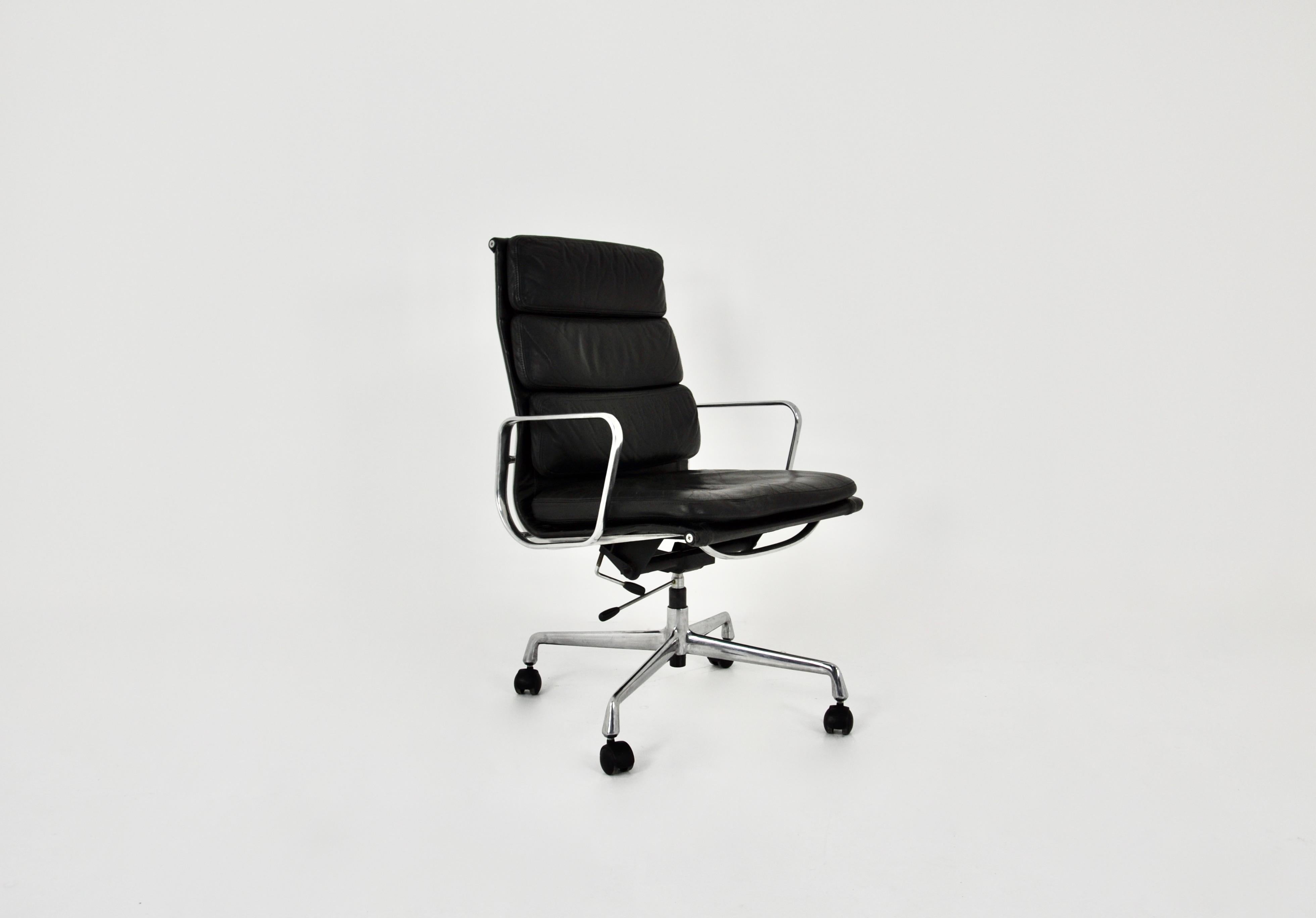 Mid-Century Modern Ea 216 Soft Pad Desk Chair by Charles & Ray Eames for ICF, 1970s