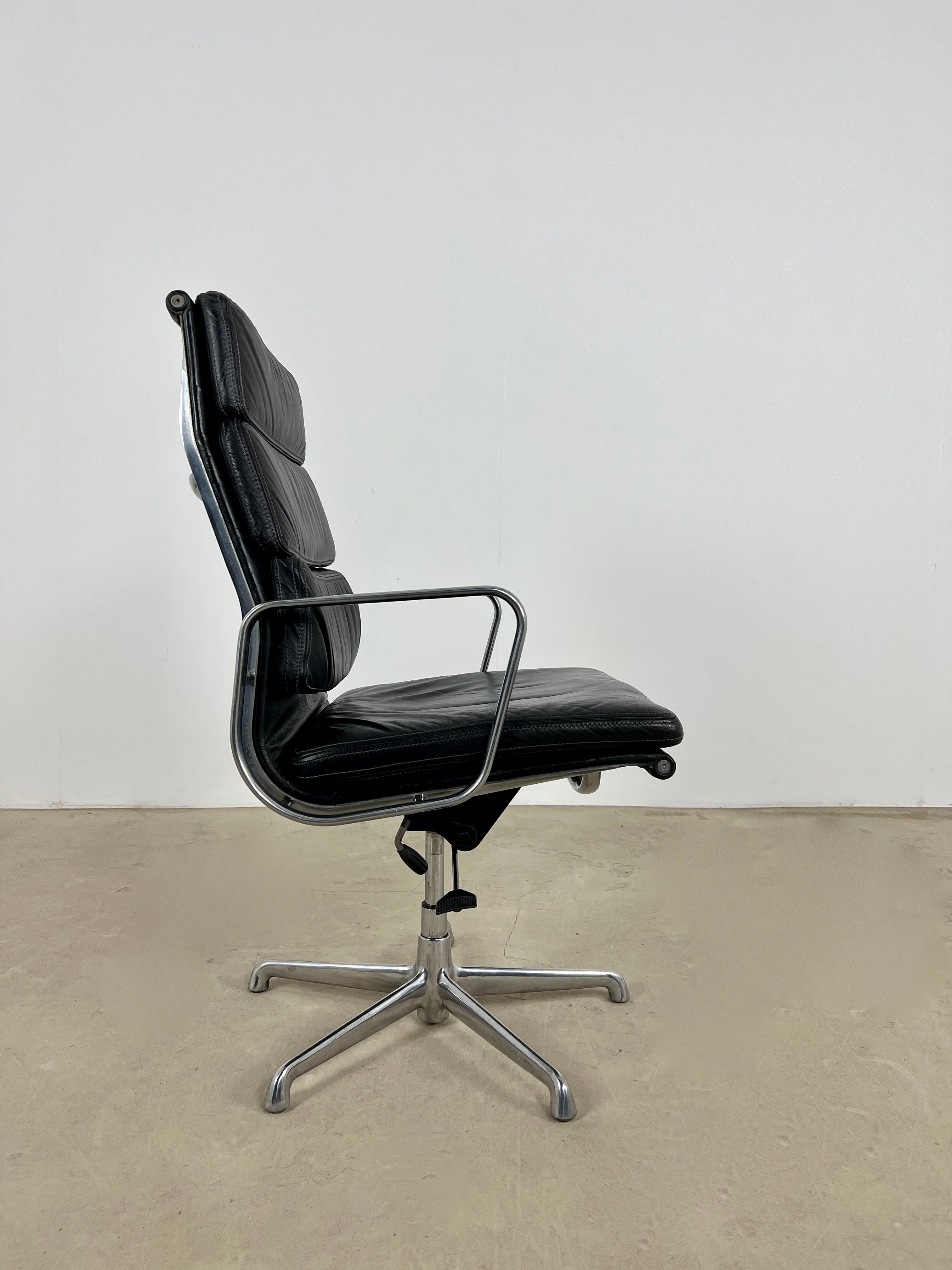 Late 20th Century Ea 216 Soft Pad Desk Chair by Charles & Ray Eames for ICF, 1970s