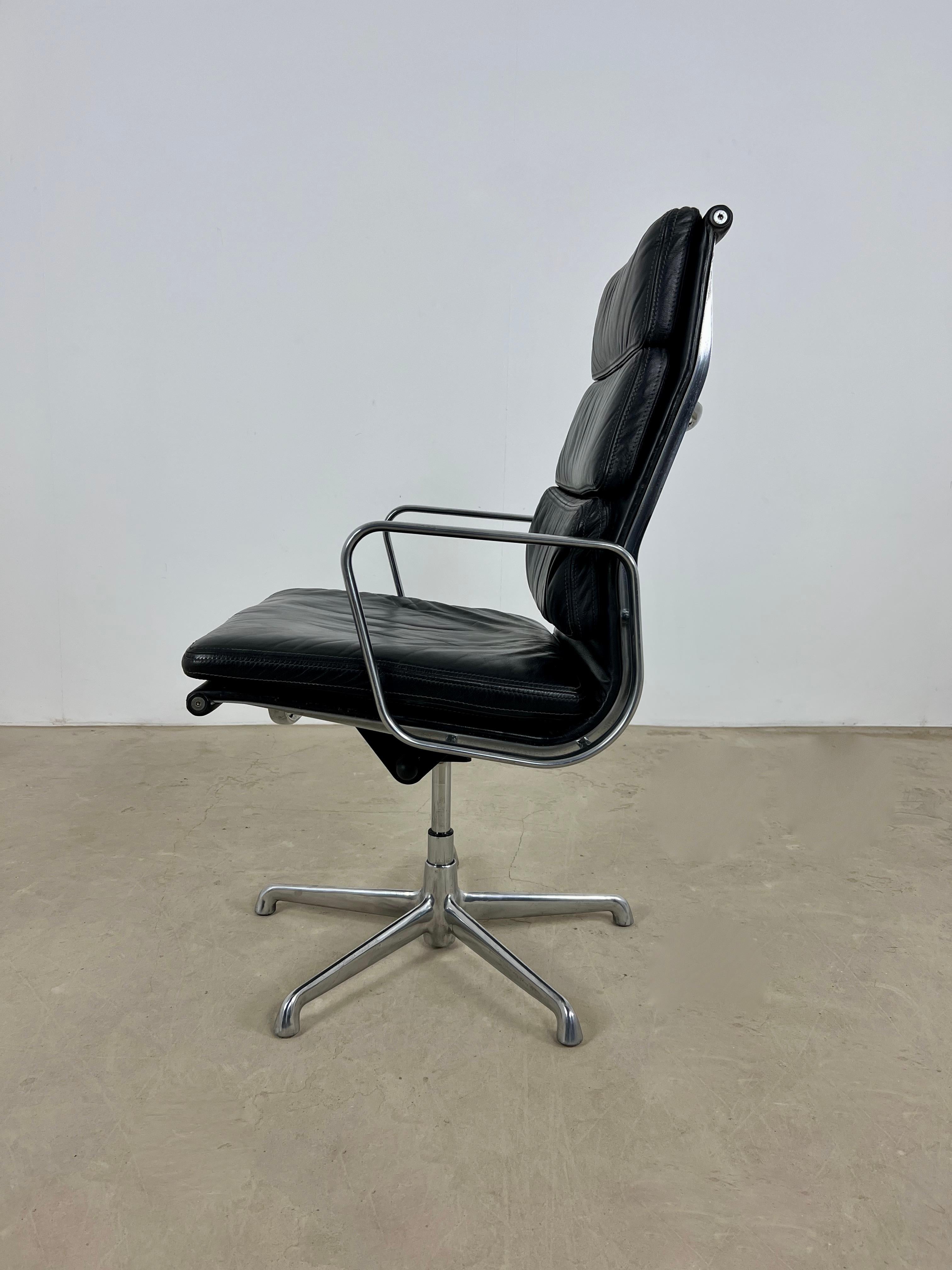Ea 216 Soft Pad Desk Chair by Charles & Ray Eames for ICF, 1970s 1