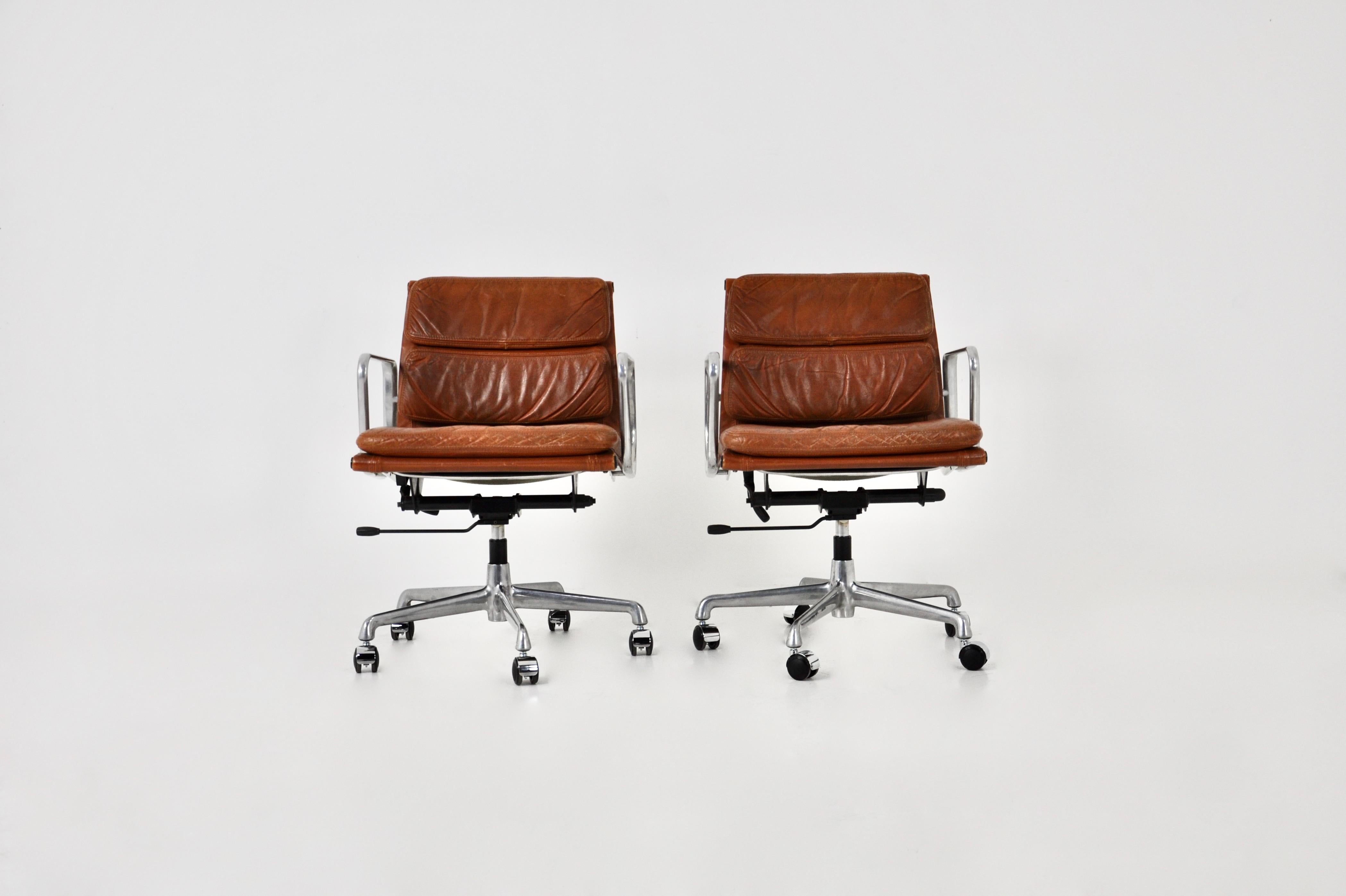 Central American EA 217 Cognac Soft Pad Chair by Charles & Ray Eames for ICF, 1970s Set of 2