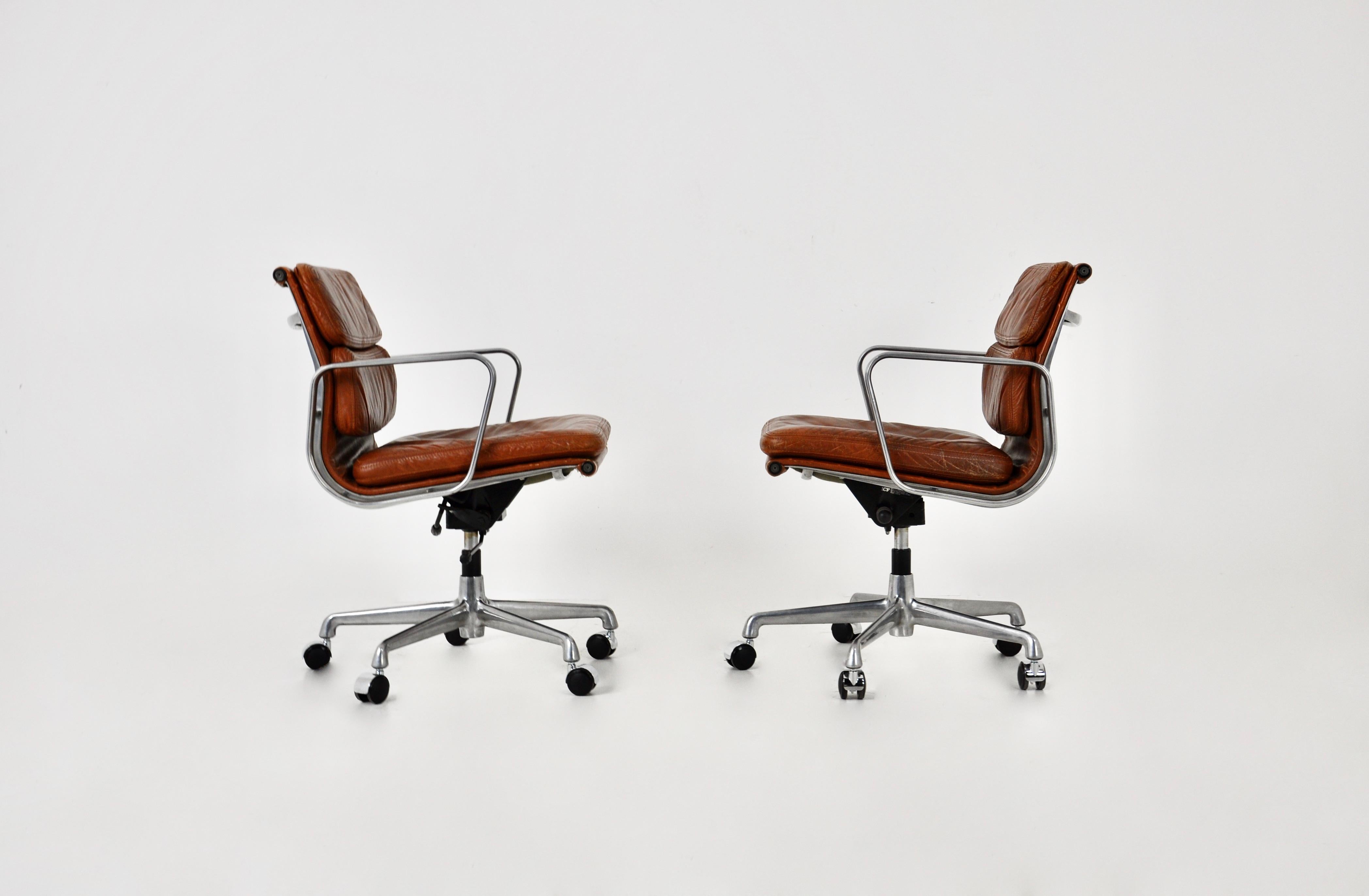 Metal EA 217 Cognac Soft Pad Chair by Charles & Ray Eames for ICF, 1970s Set of 2