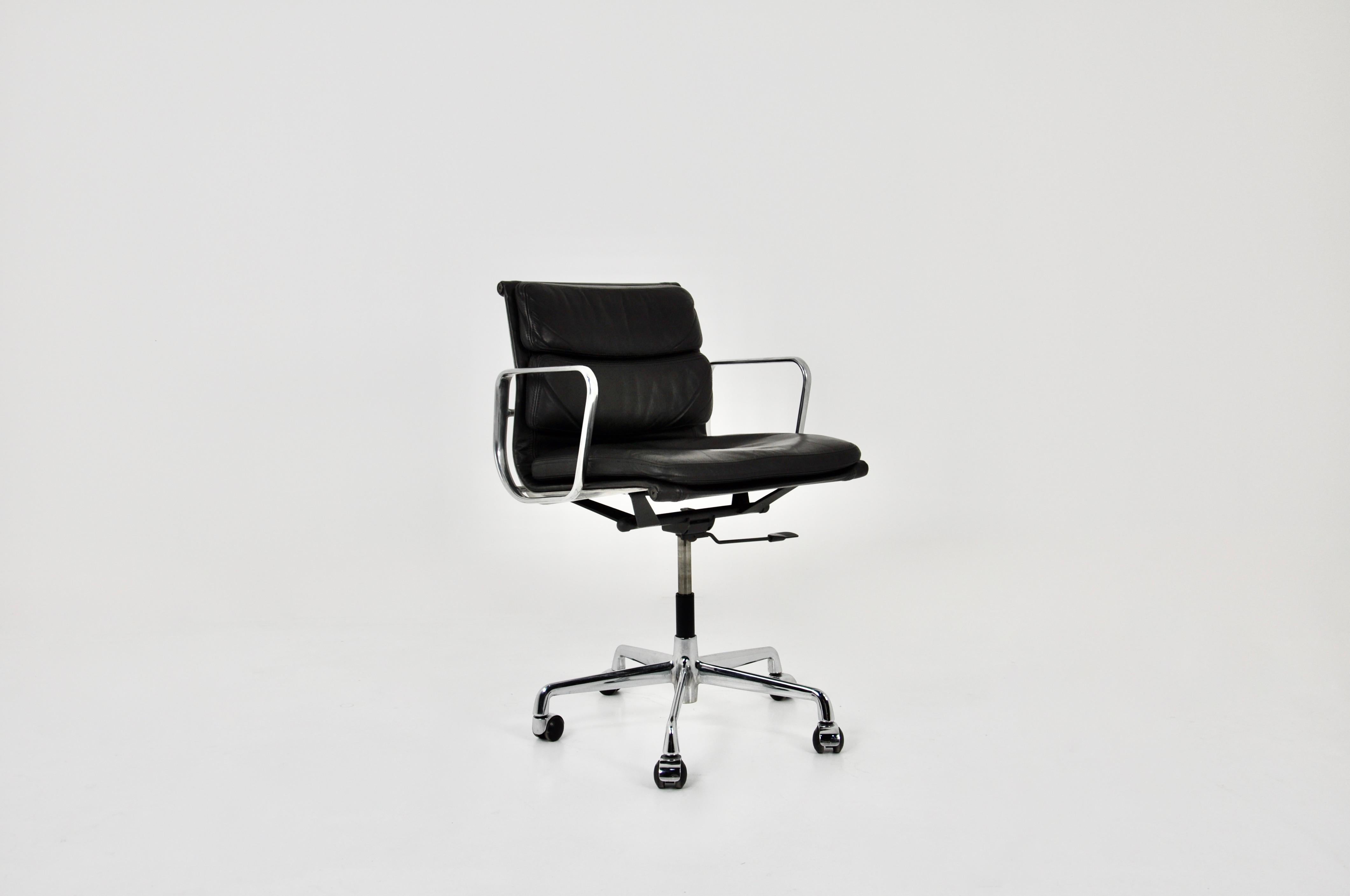 Metal EA 217 Soft Pad Chair by Charles & Ray Eames for ICF, 1970s