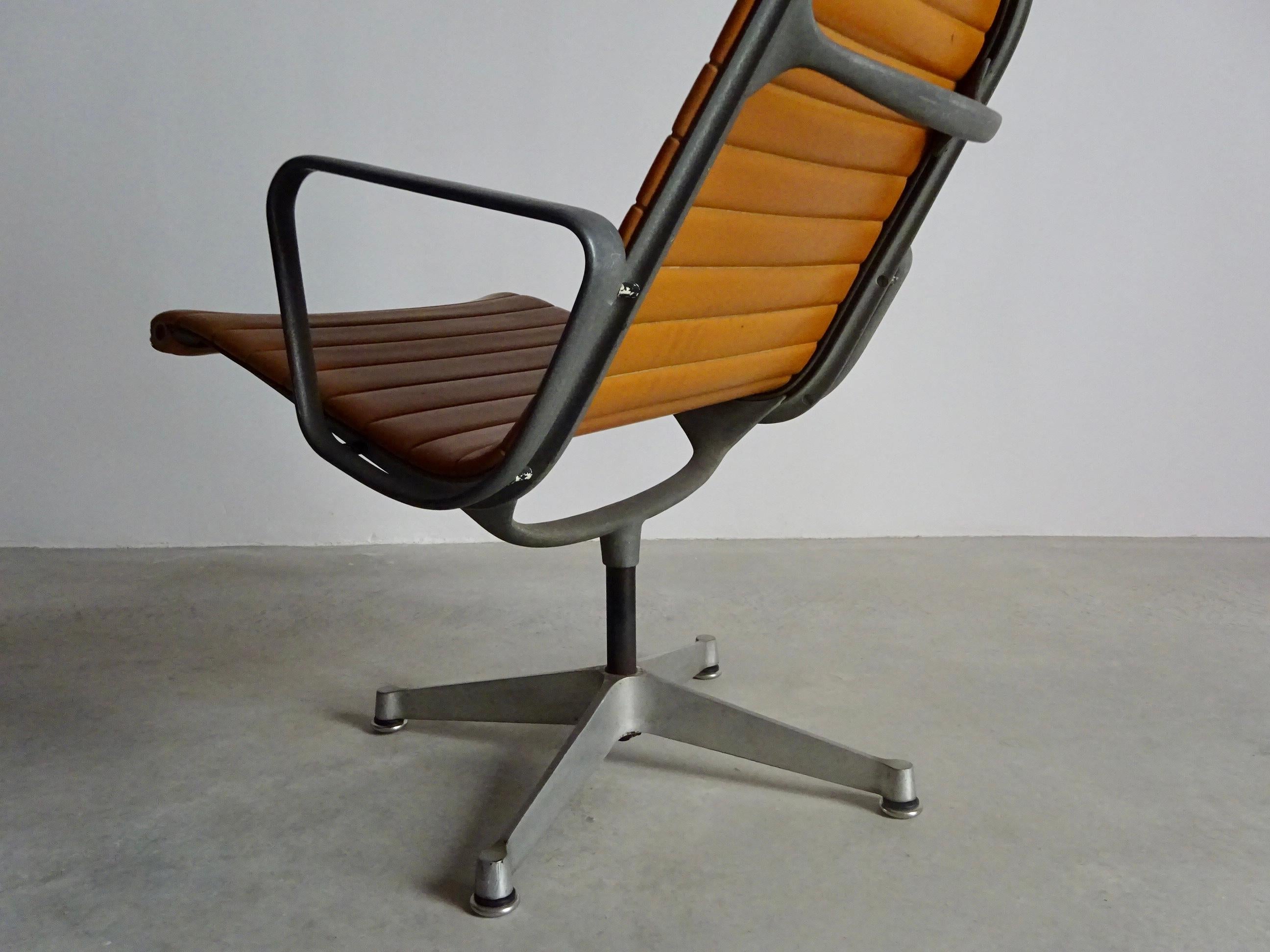 Aluminium EA116, Early Edition, Charles et Ray Eames pour Herman Miller, 1958 en vente