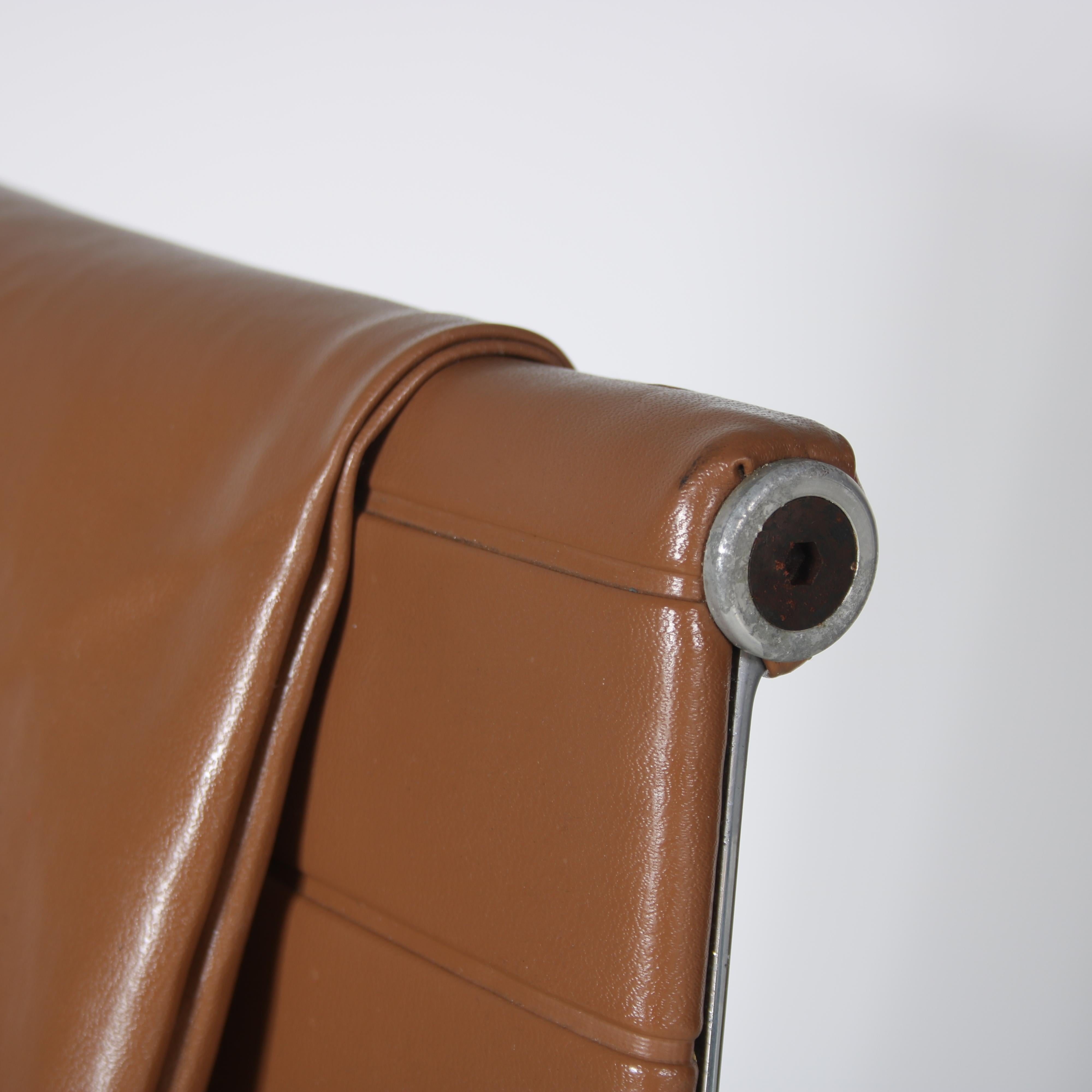 EA124 Chair by Charles & Ray Eames for Herman Miller, USA 1960 3