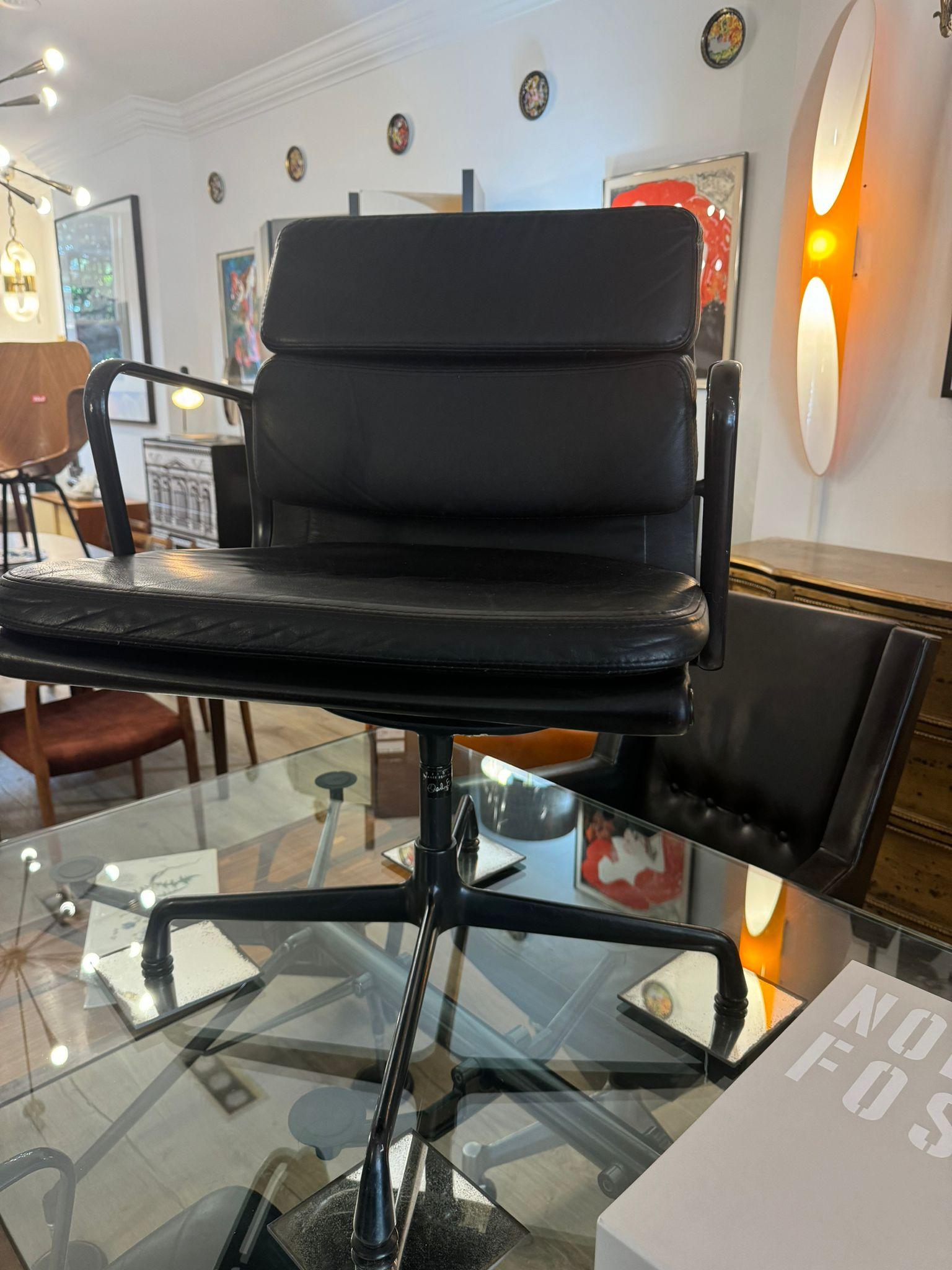 Mid-Century Modern EA208 soft pad office chair by Charles & Ray Eames for Vitra, 1990s