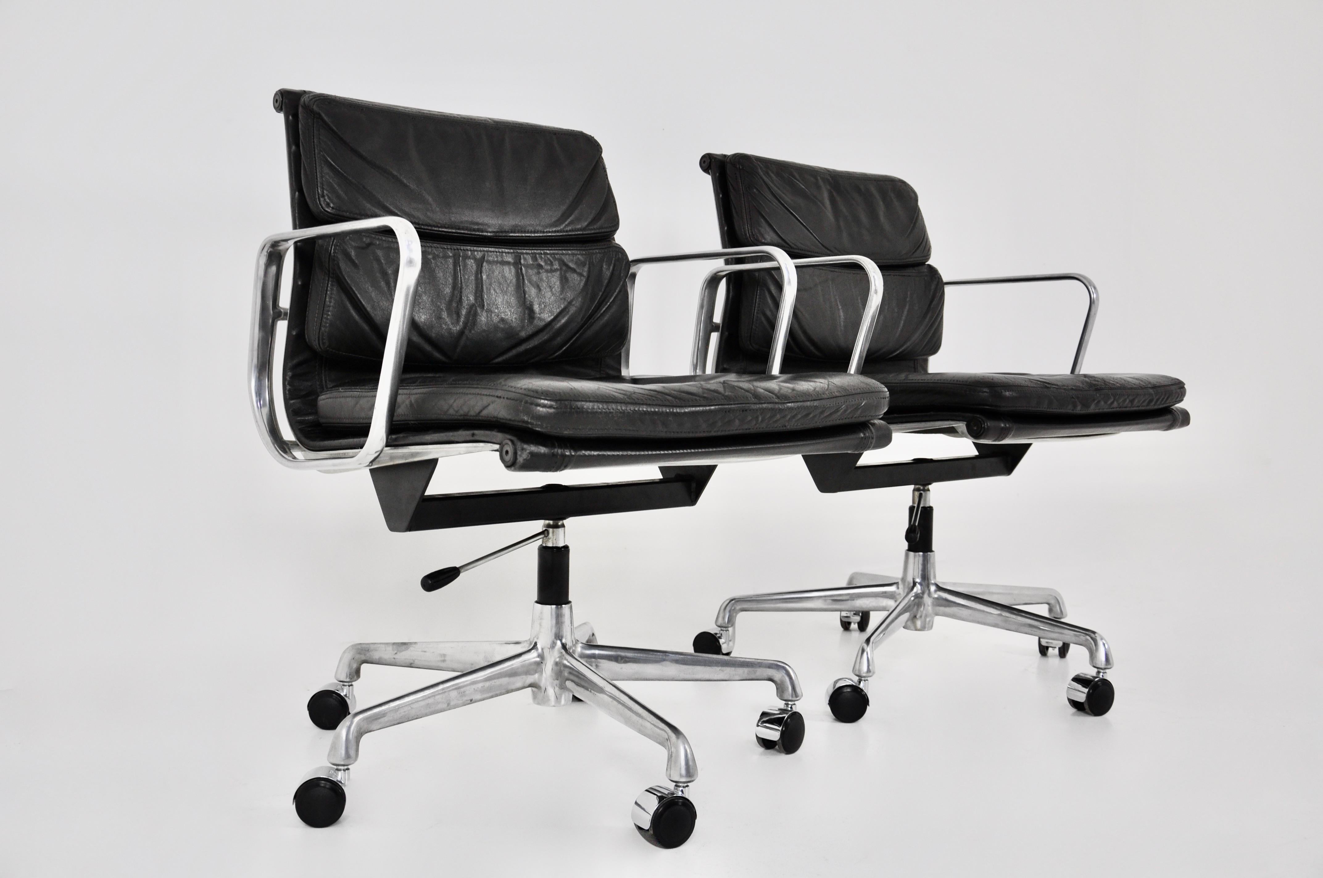 EA217 black Soft Pad Chairs by Charles & Ray Eames for Herman miller, 1970s, Set For Sale 1