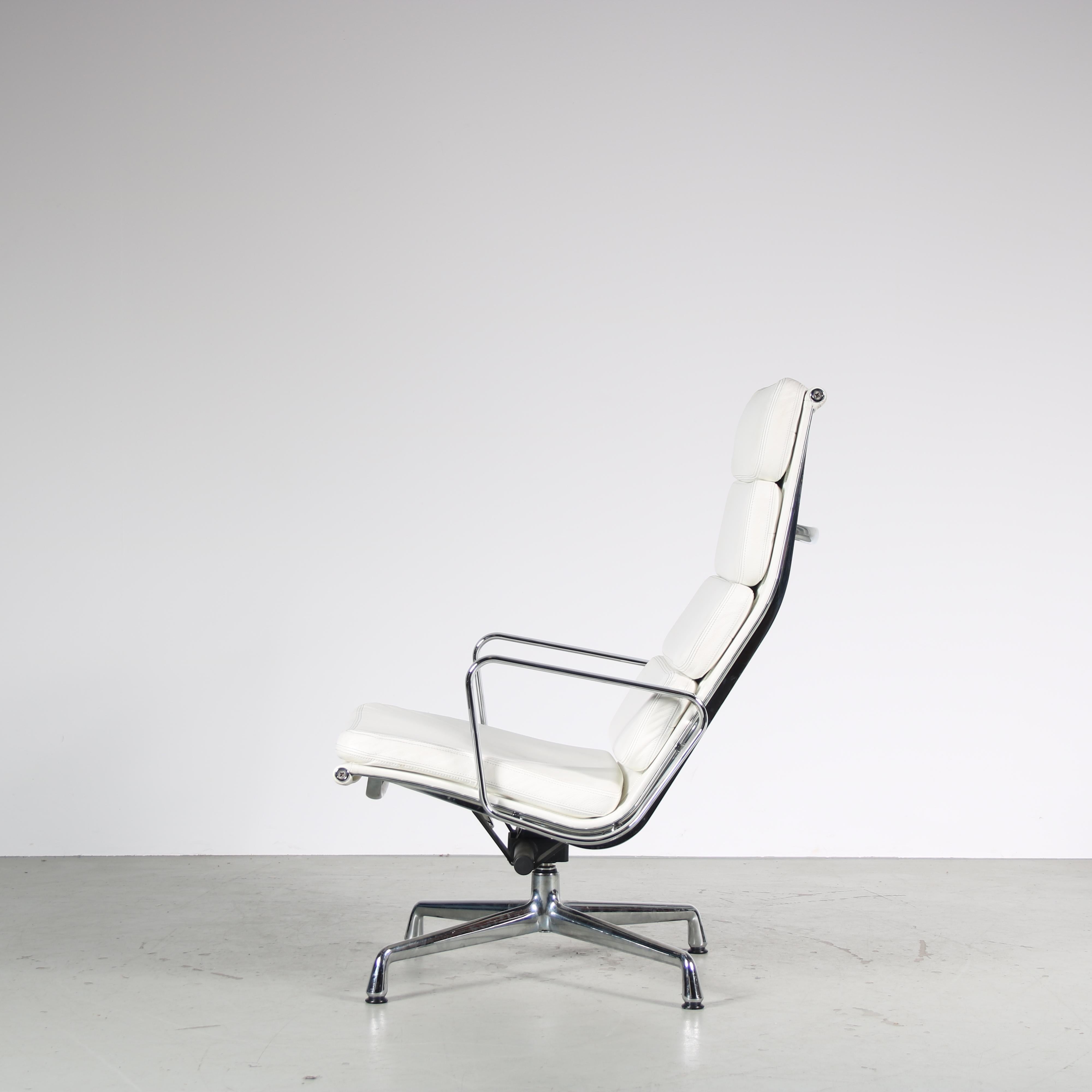 Plated “EA222” Chair by Charles & Ray Eames for Vitra, Germany 1990 For Sale