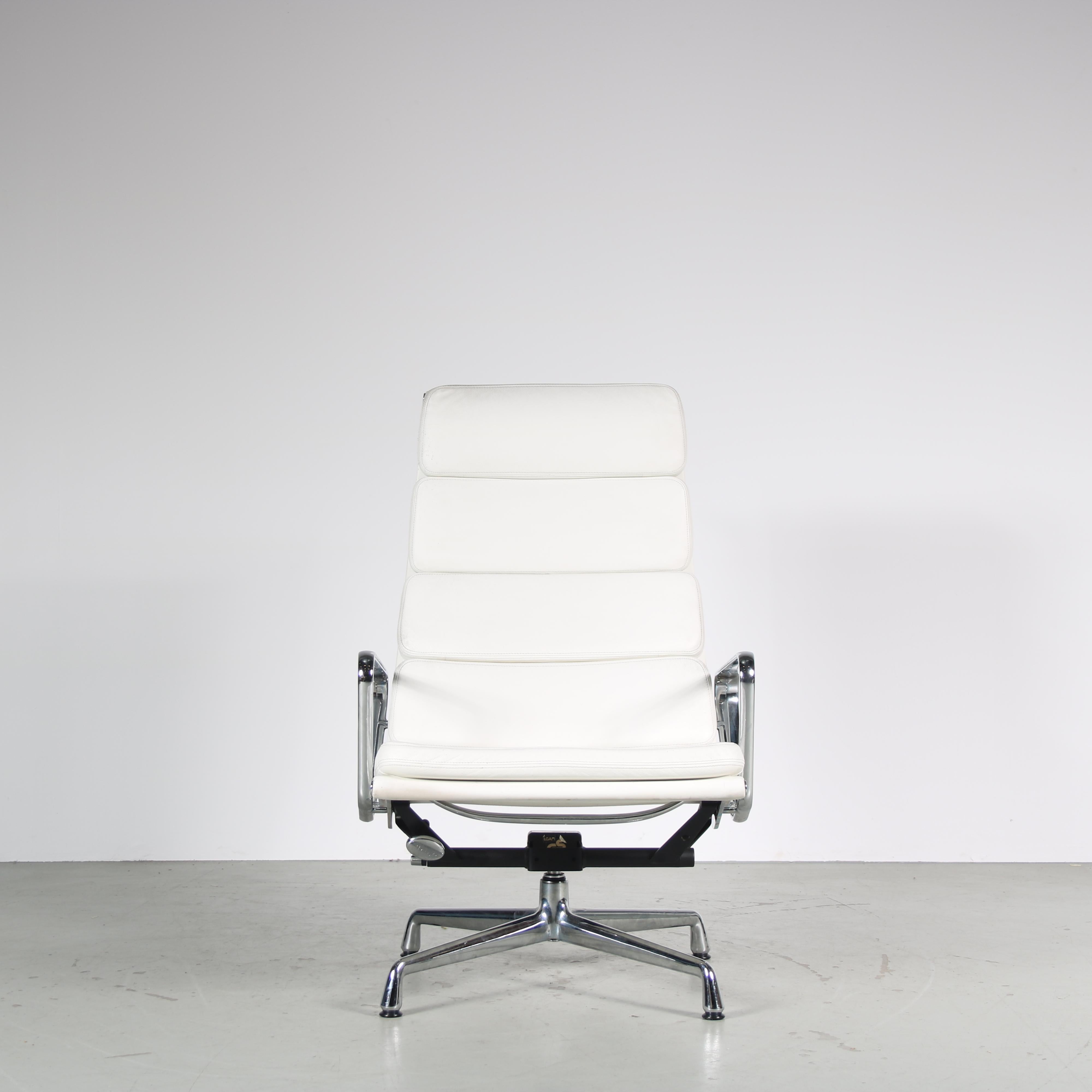 Metal “EA222” Chair by Charles & Ray Eames for Vitra, Germany 1990 For Sale