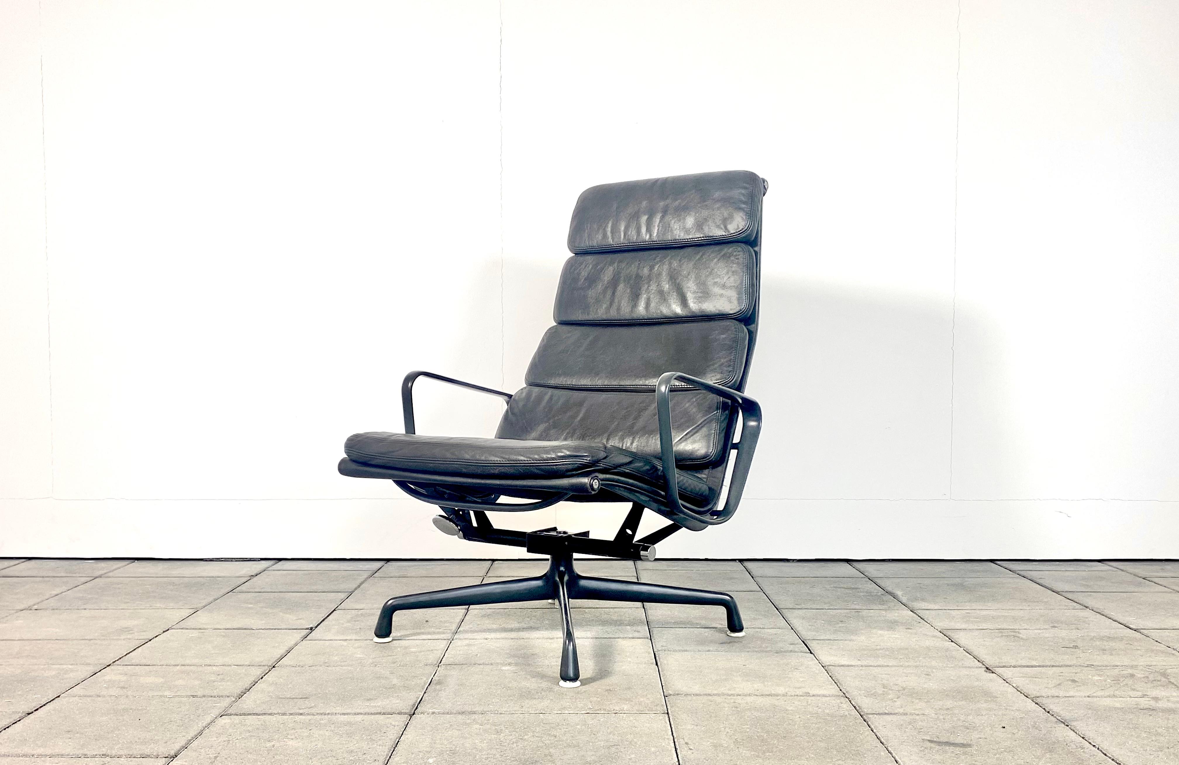 Mid-Century Modern EA222 Herman Miller / Vitra Aluminium Group Lounge Chair