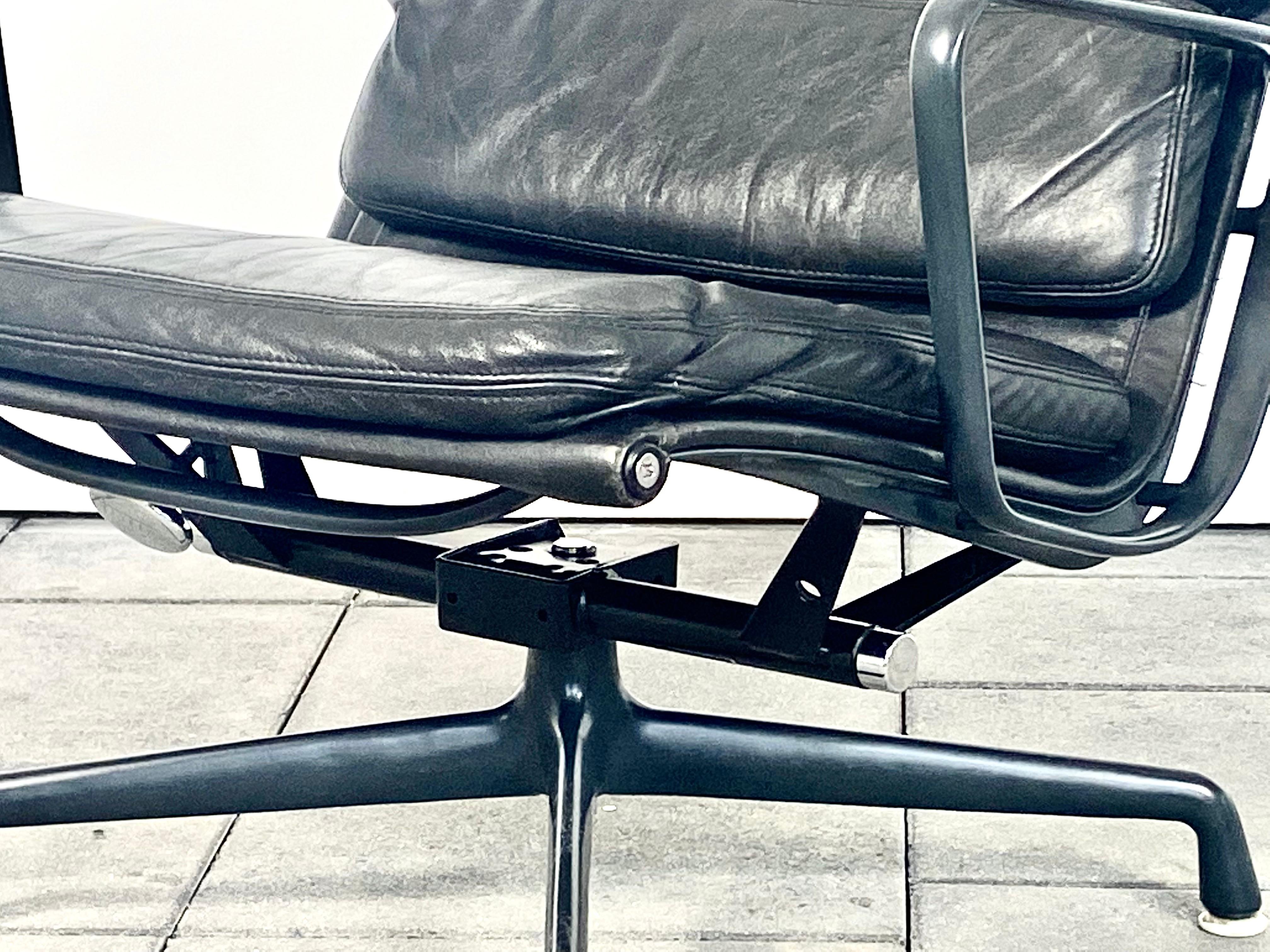 EA222 Herman Miller / Vitra Aluminium Group Lounge Chair 1