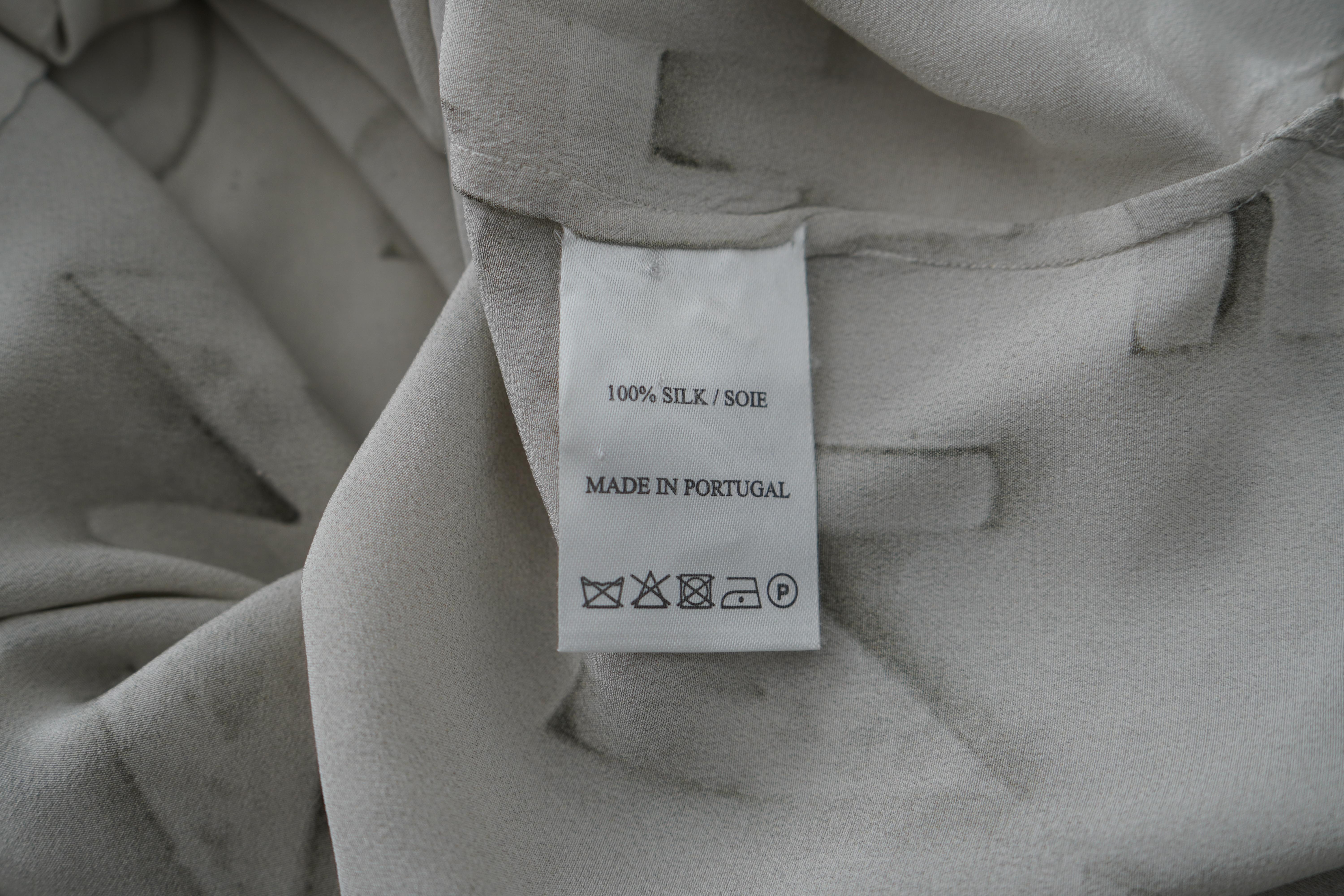 Gray Each x Other Robert Montgomery Silk Blouse XS For Sale
