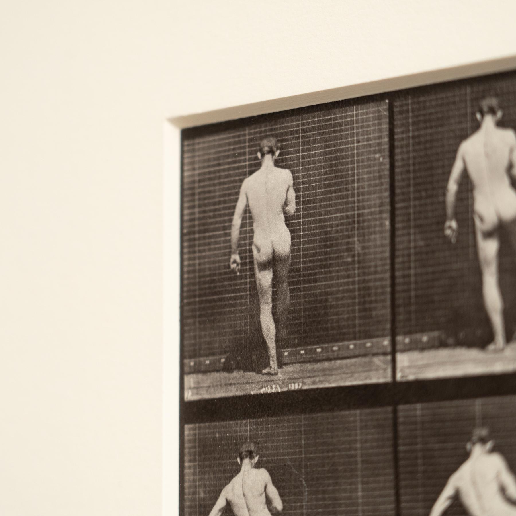 Eadweard Muybridge Gerahmte Schwarz-Weiß-Fotografie - Mann in Bewegung Studie im Angebot 4