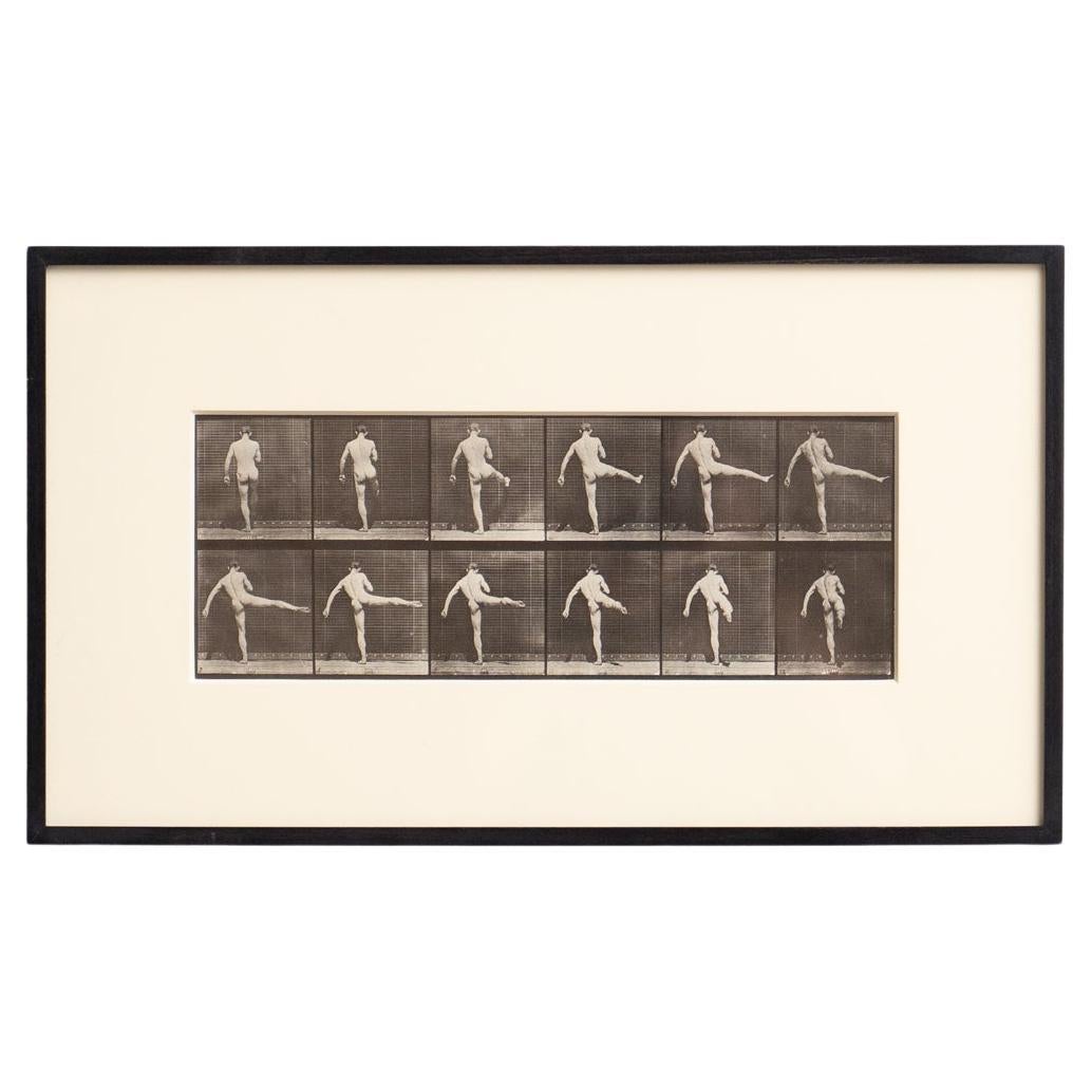 Eadweard Muybridge Gerahmte Schwarz-Weiß-Fotografie - Mann in Bewegung Studie