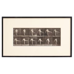 Eadweard Muybridge Gerahmte Schwarz-Weiß-Fotografie - Mann in Bewegung Studie