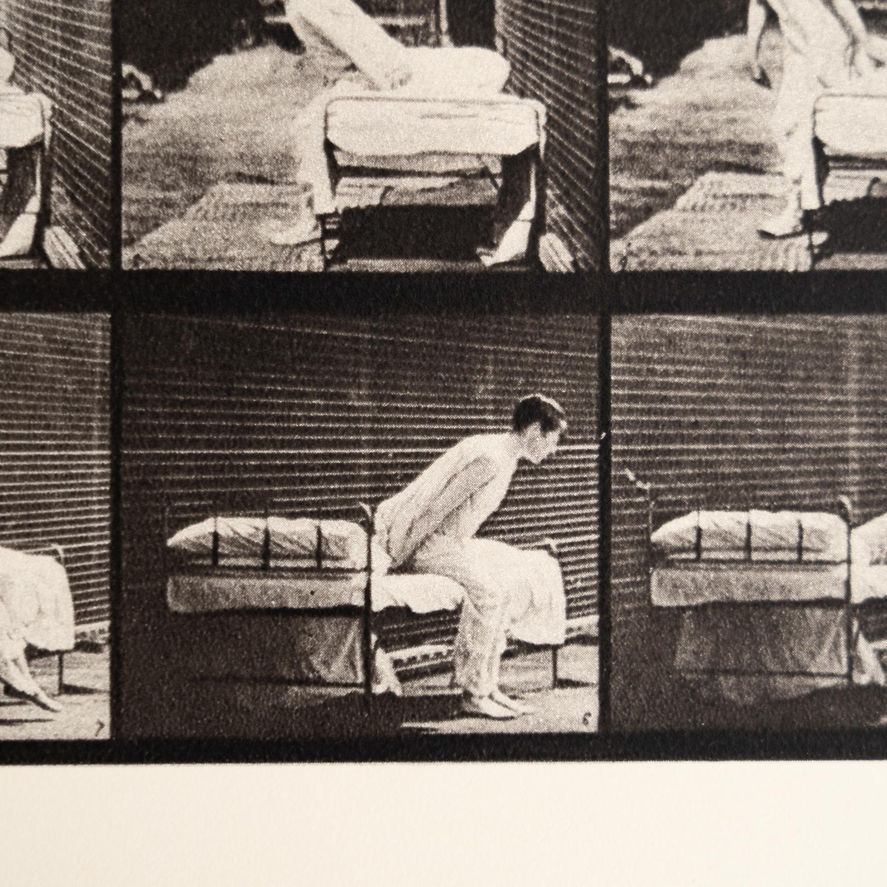 Eadweard Muybridge Gerahmte Schwarz-Weiß-Fotografie - Frauen in Bewegung Studie (Ende des 20. Jahrhunderts) im Angebot