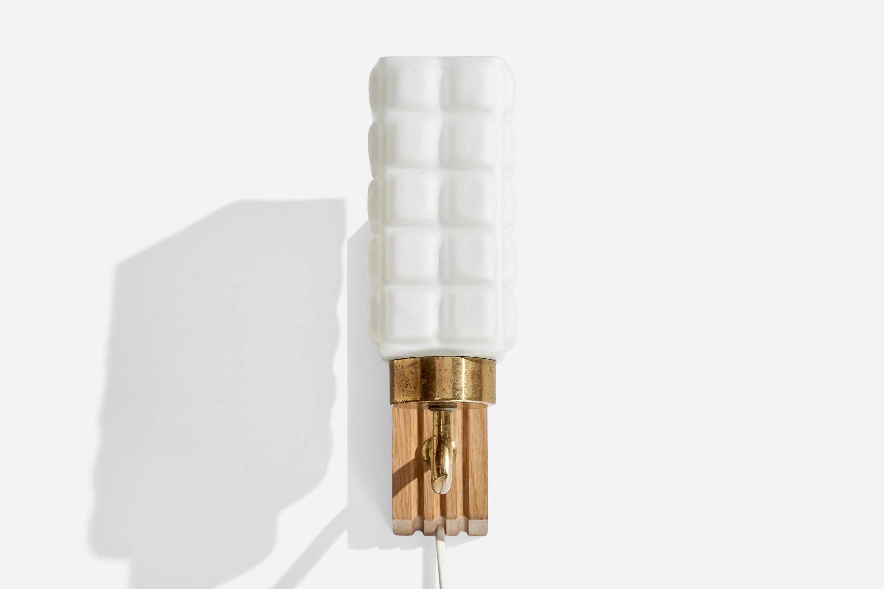 Scandinavian Modern E.A.E, Wall Light, Brass, Oak, Glass, Sweden, 1950s For Sale