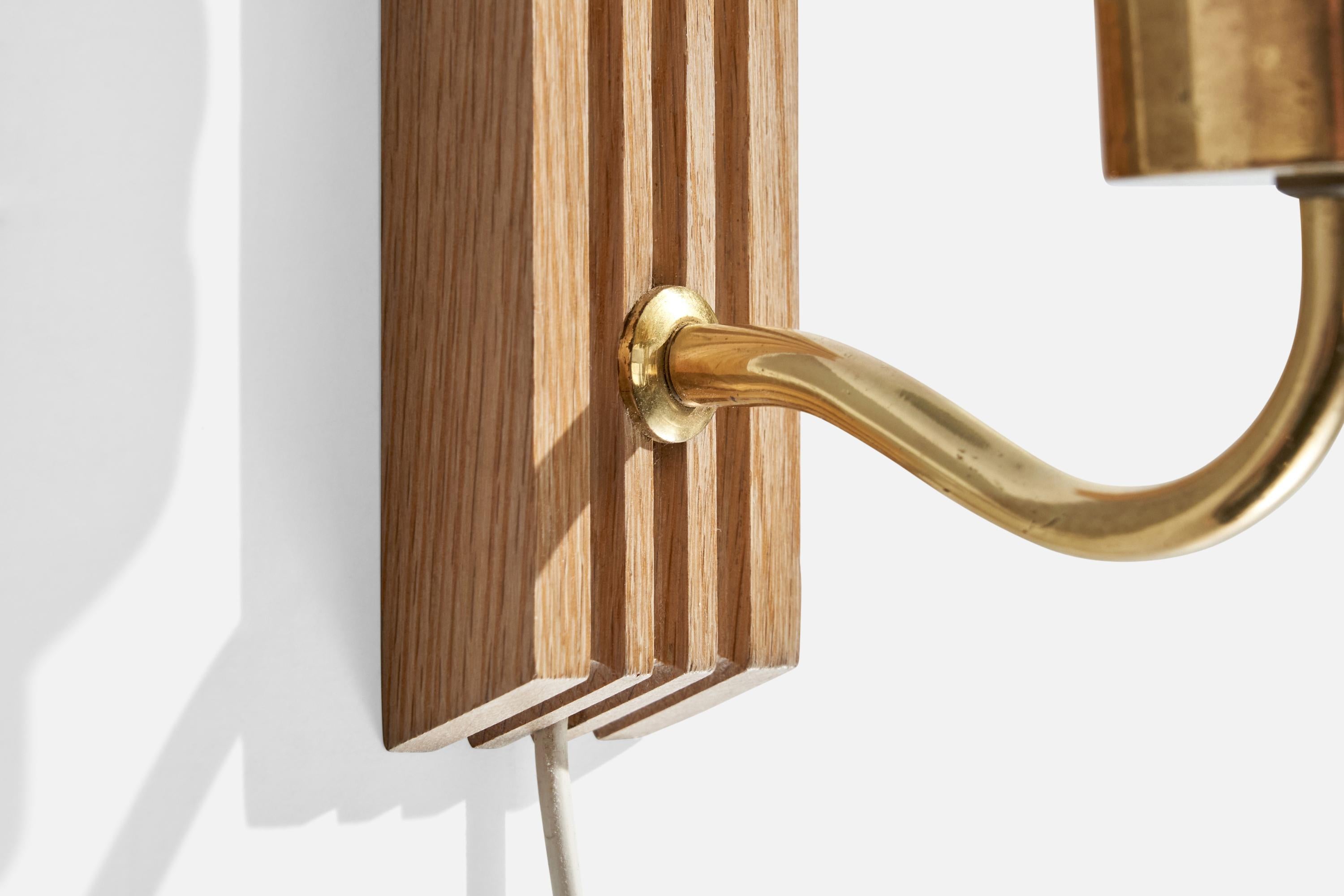 Mid-20th Century E.A.E, Wall Light, Brass, Oak, Glass, Sweden, 1950s For Sale