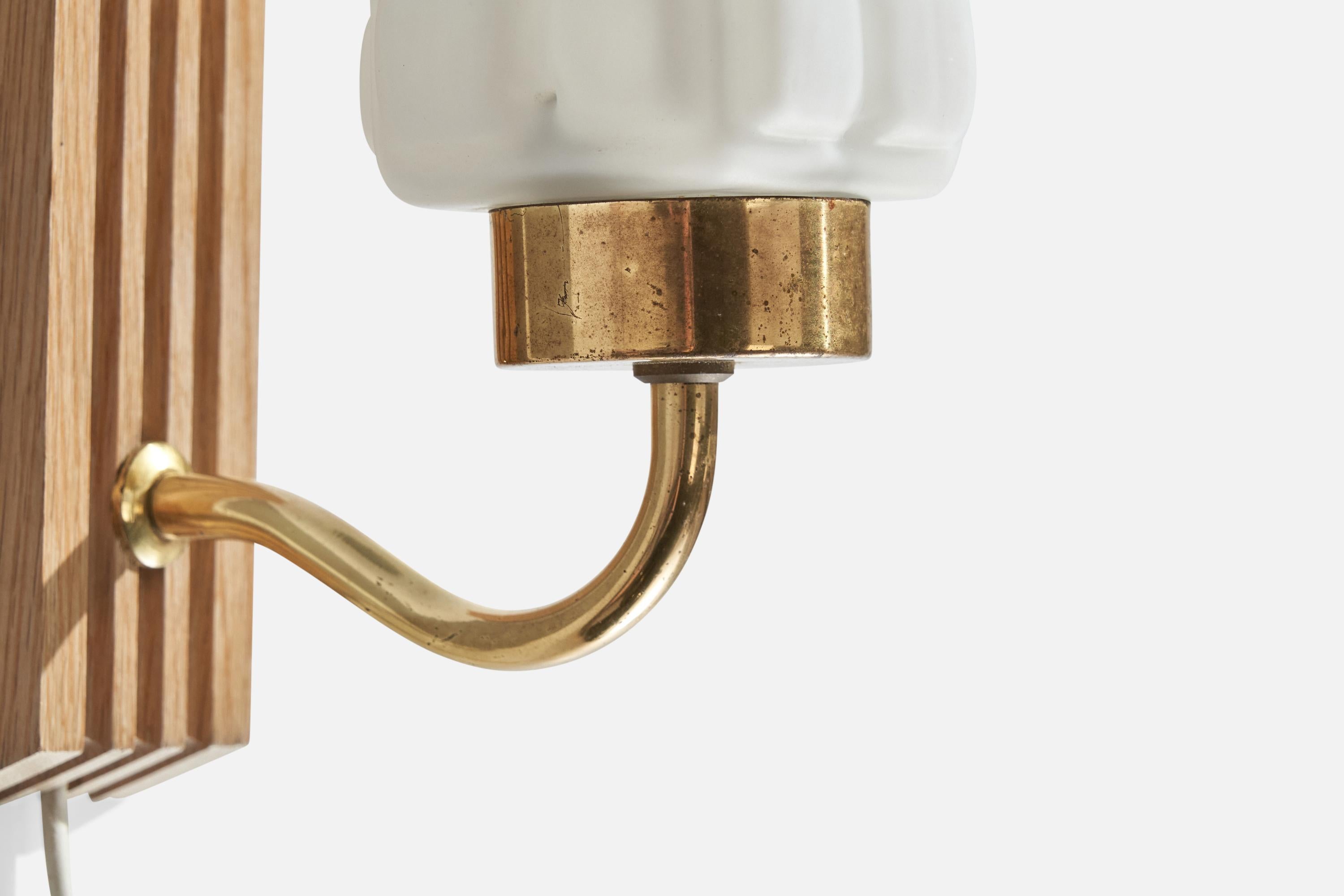 E.A.E, Wall Light, Brass, Oak, Glass, Sweden, 1950s For Sale 1