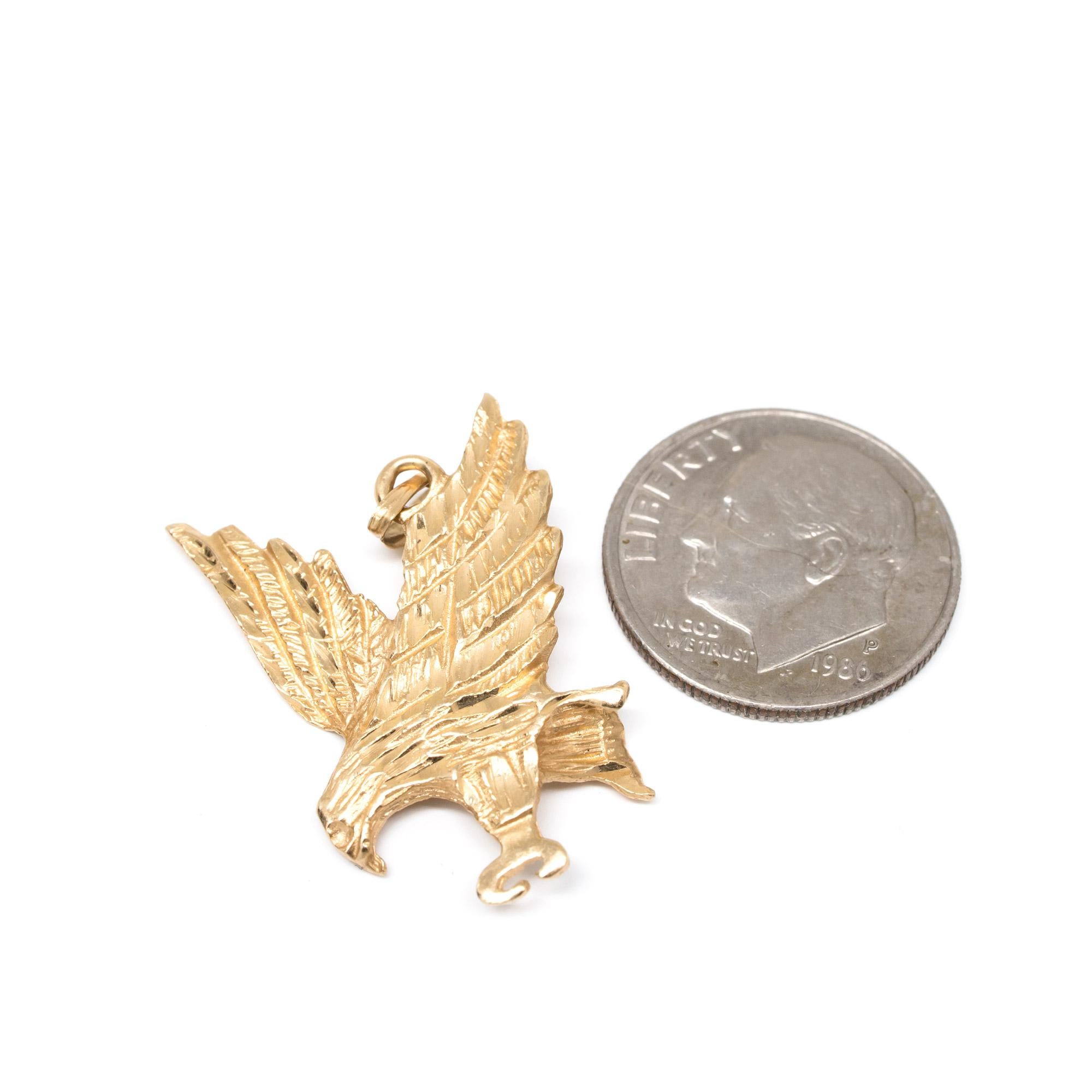 Eagle in Flight Charm in 14 Karat Yellow Gold In Good Condition In Addison, TX