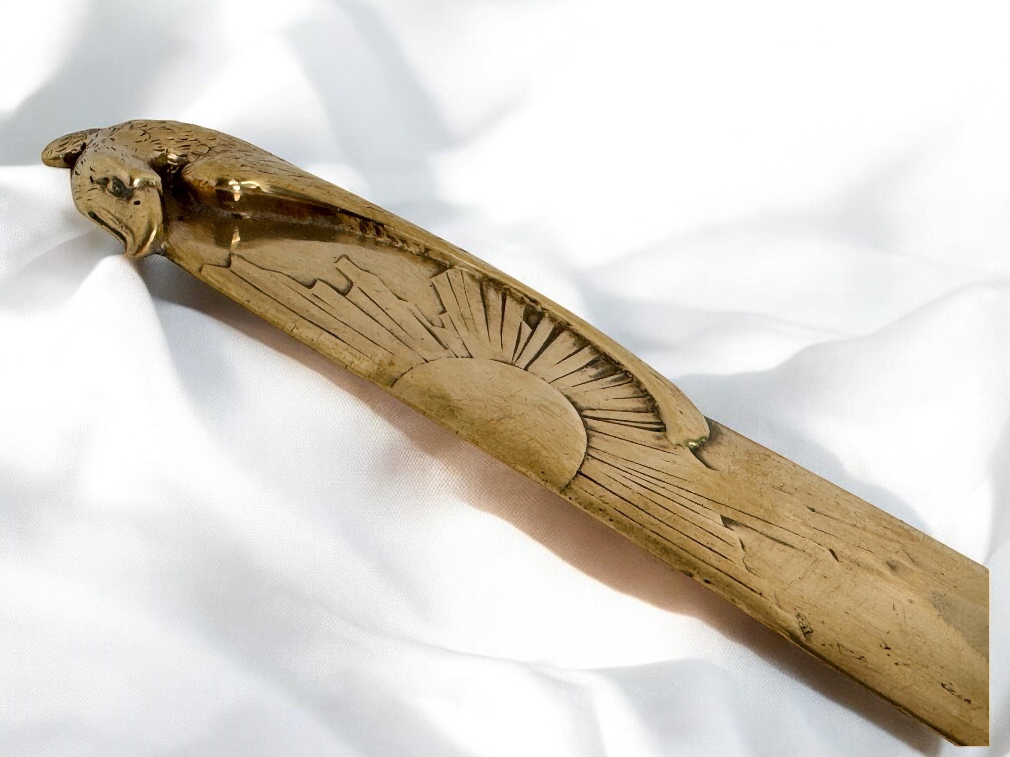 Ouvre-lettres à motif d'aigle Art Nouveau French Antique 1900s signé Mauroy en vente 5