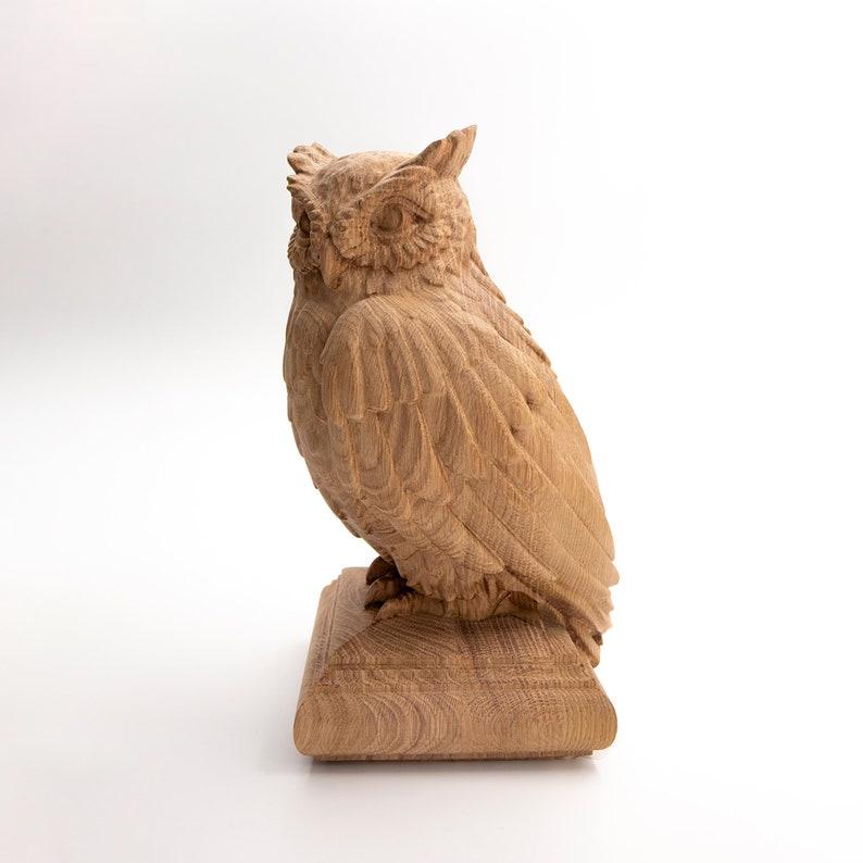 This wooden finial is decorated with a figure of an Eagle owl - the symbol of wisdom and knowledge. Such piece of decor can be a perfect finishing touch for your staircase that will give it a unique and complete look.

Professional processing and