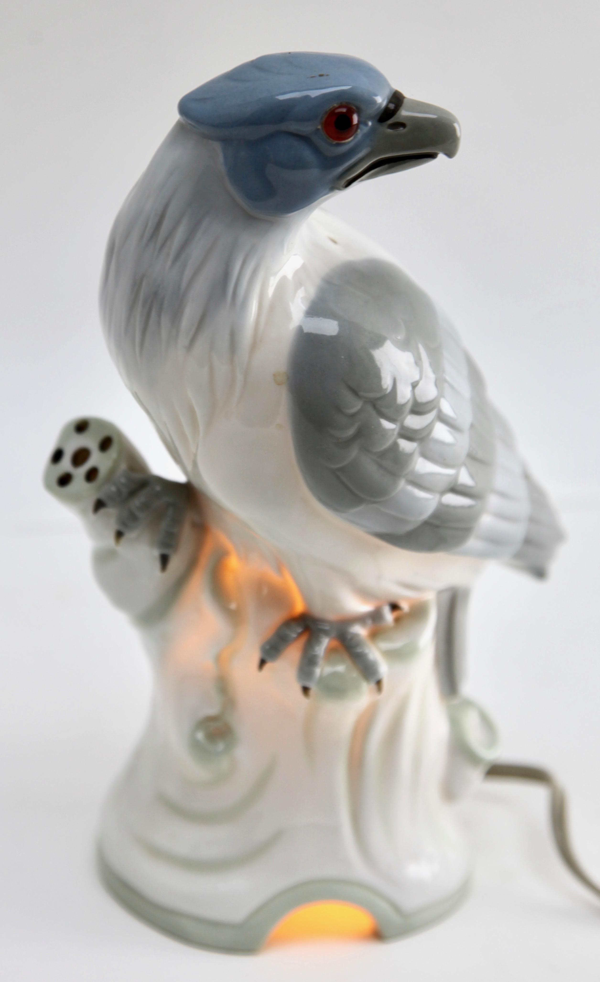 Allemand Lampe à parfum en forme d'aigle - Purificateur d'air Carl Scheidig Grfenthal, Allemagne, vers les années 1930 en vente
