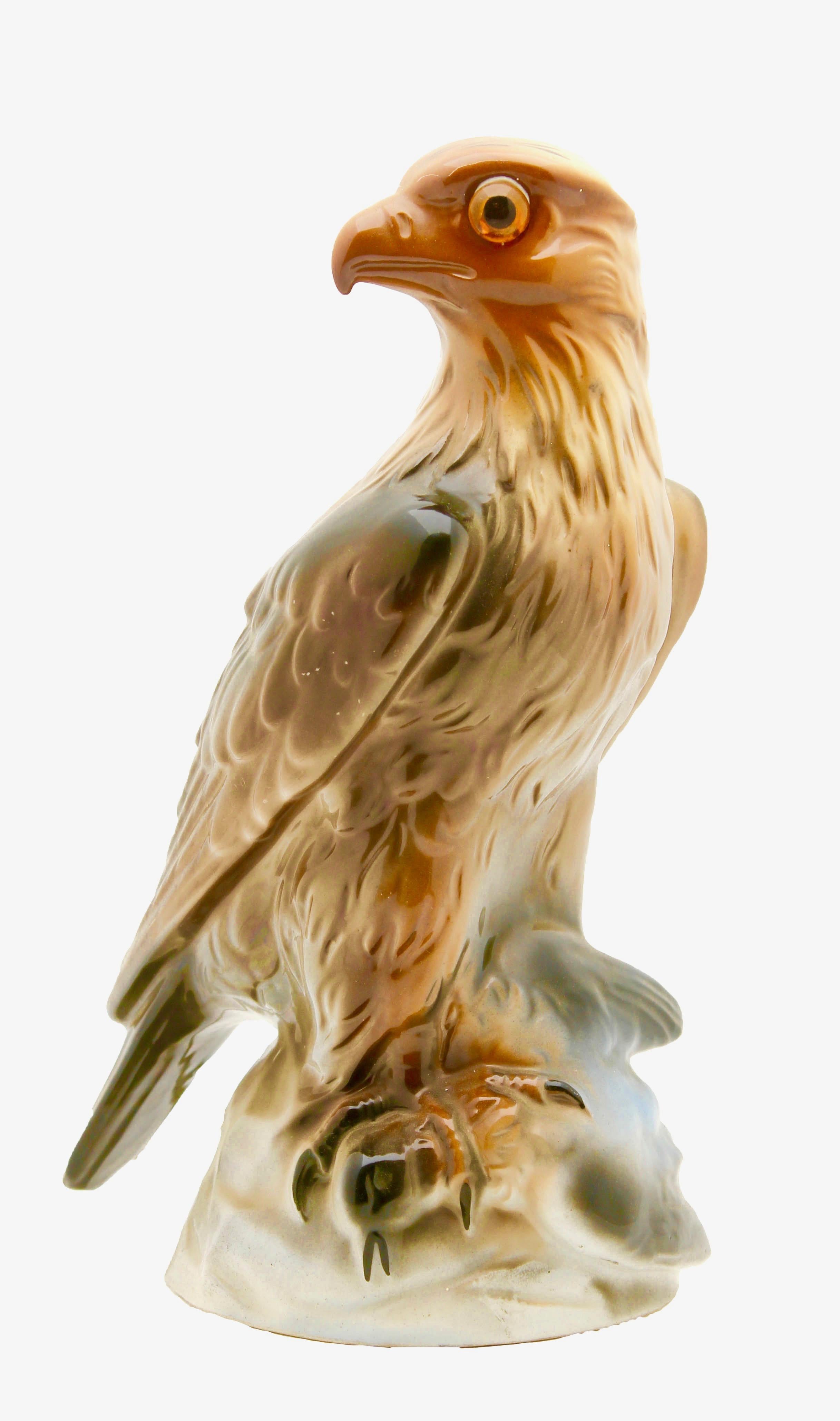 Rare and gorgeous eagle perfume lamp attributed to Carl Scheidig Grafenthal, Germany.
Excellent condition, lamp is in working order.
Size: Height 28 cm, 11 in. width 16 cm, 6.29 in.
Germany, 1930s, excellent condition
Porcelain figurine/air