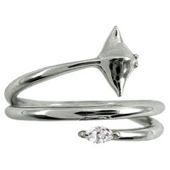 Ring mit Adler Ray und weißem Marquise-Moissanit, Silber