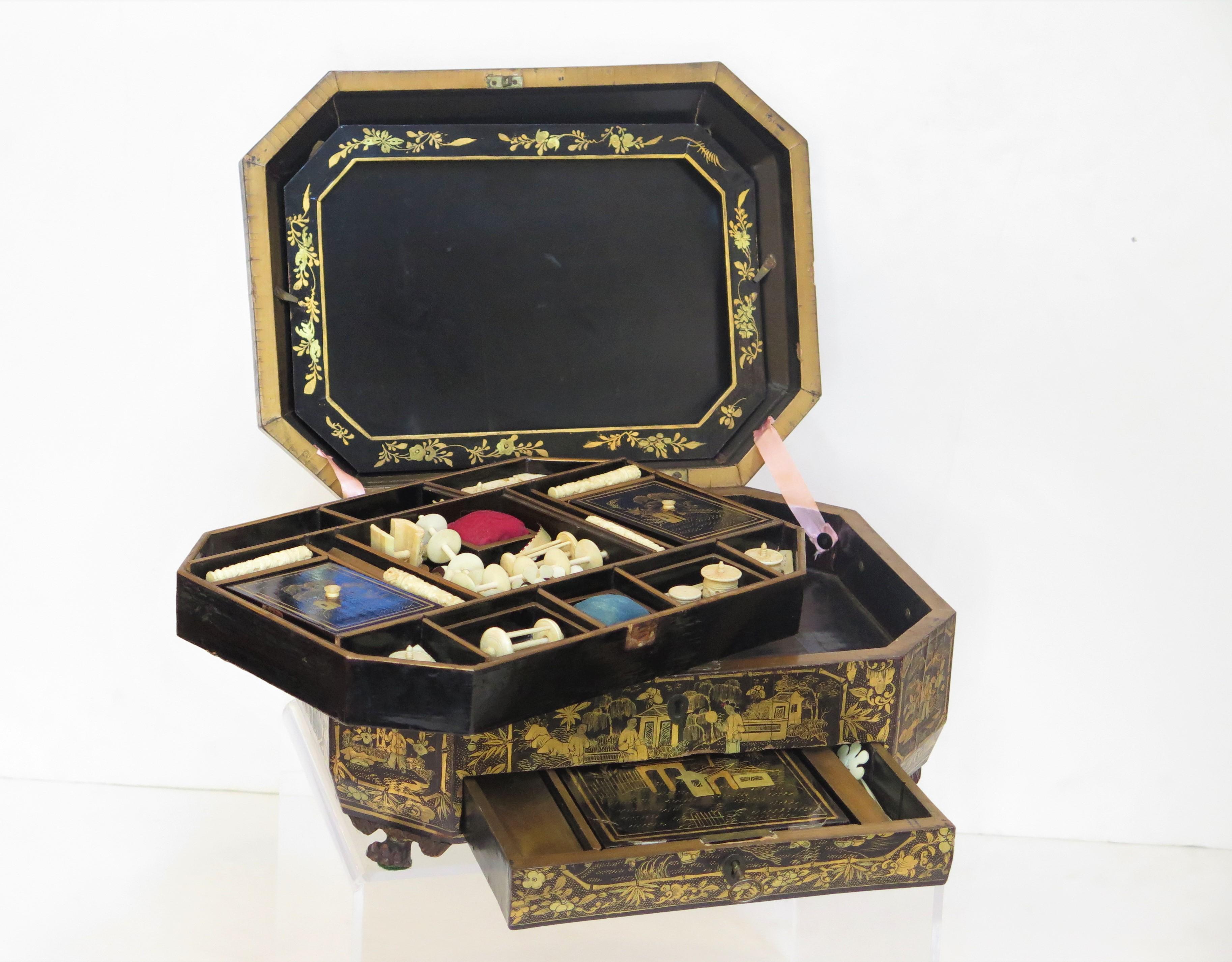 Ealy 19th Century Chinese Export Lacquer Sewing Box For Sale 2