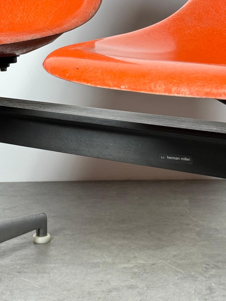 Eames 3 Seat Orange Fiberglass Shell Chair Tandem Bench Herman Miller 1960s im Angebot 3