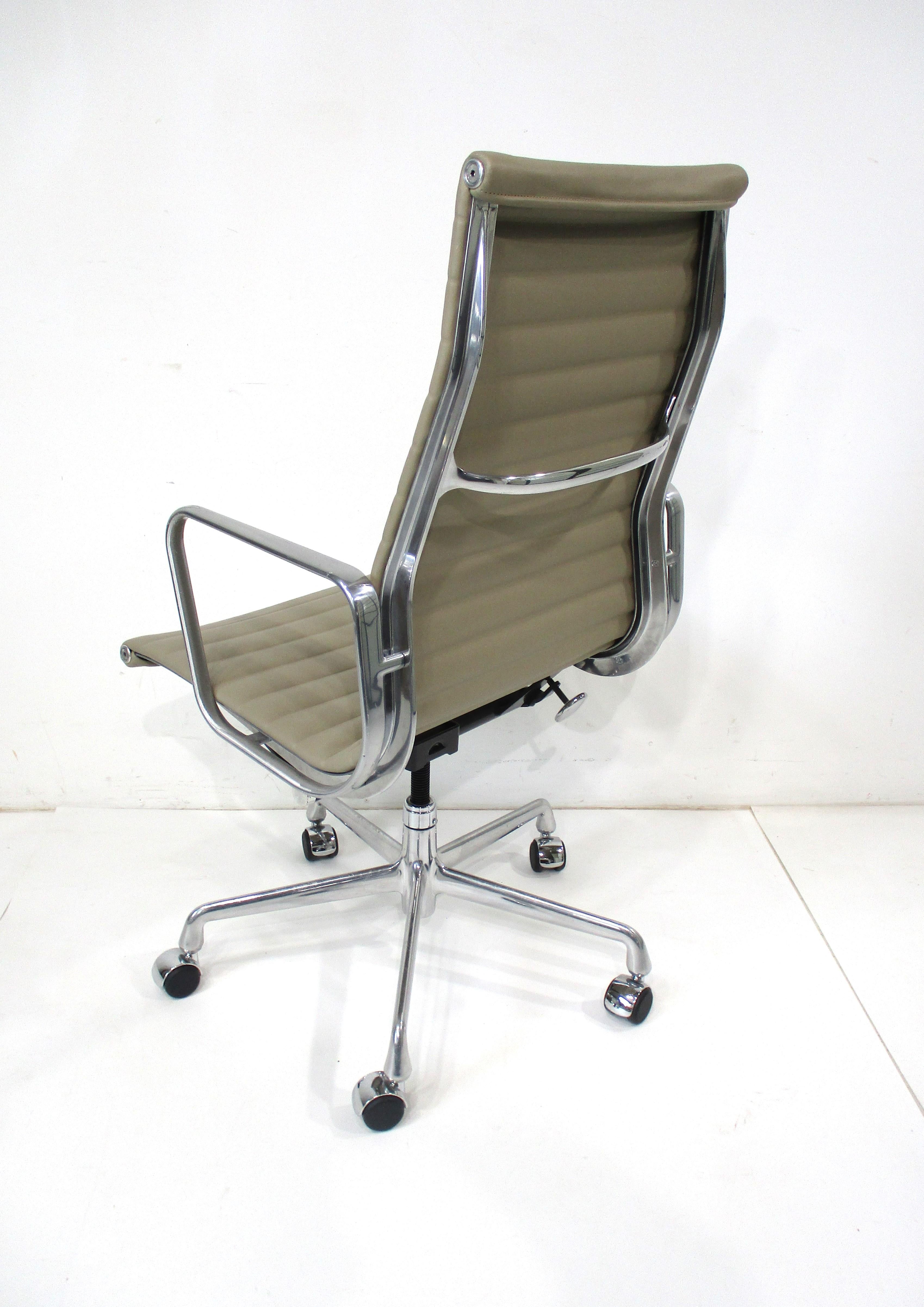American  Eames 50th Anniversary Executive Aluminum Group Desk Chair for Herman Miller For Sale
