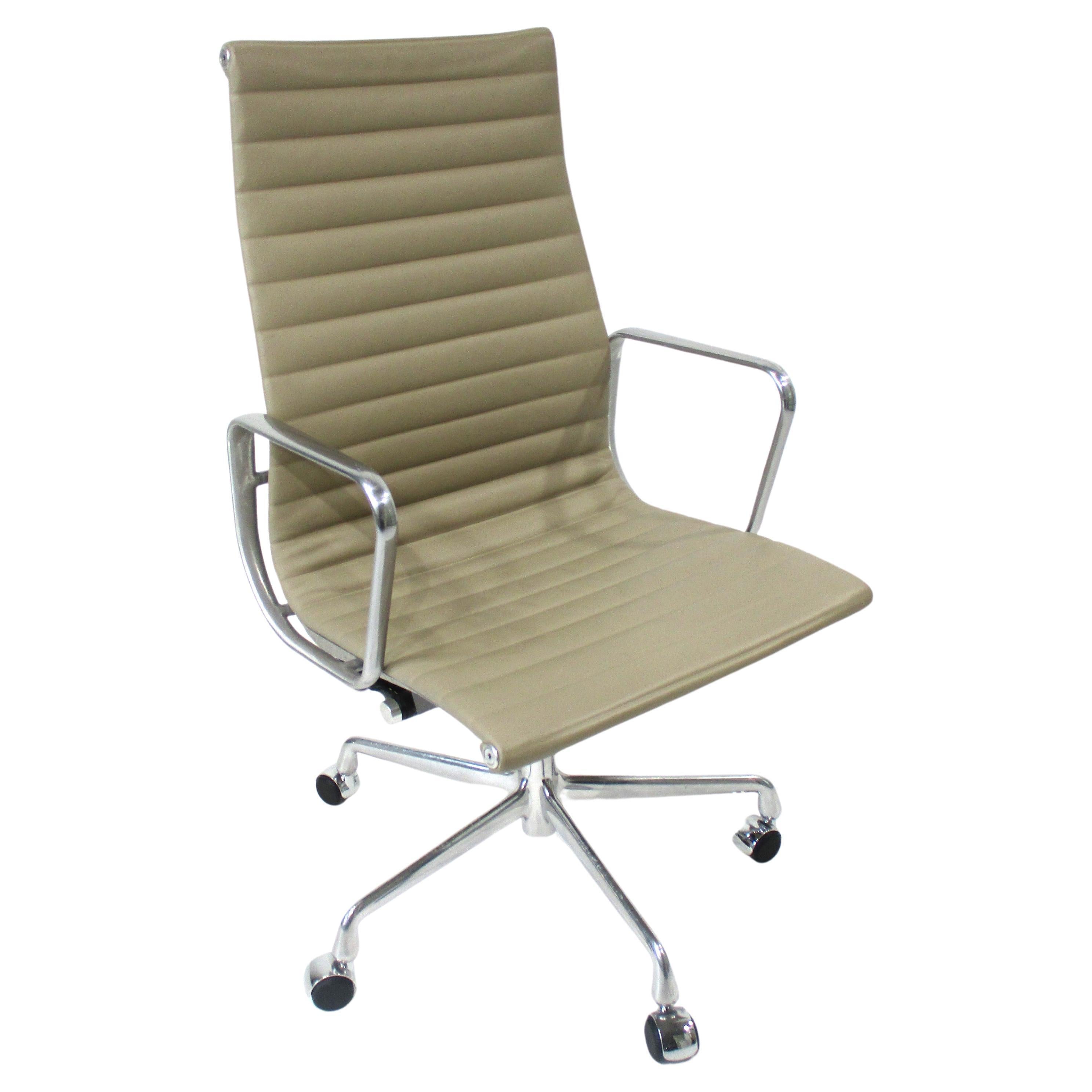  Eames 50th Anniversary Executive Aluminum Group Desk Chair for Herman Miller For Sale