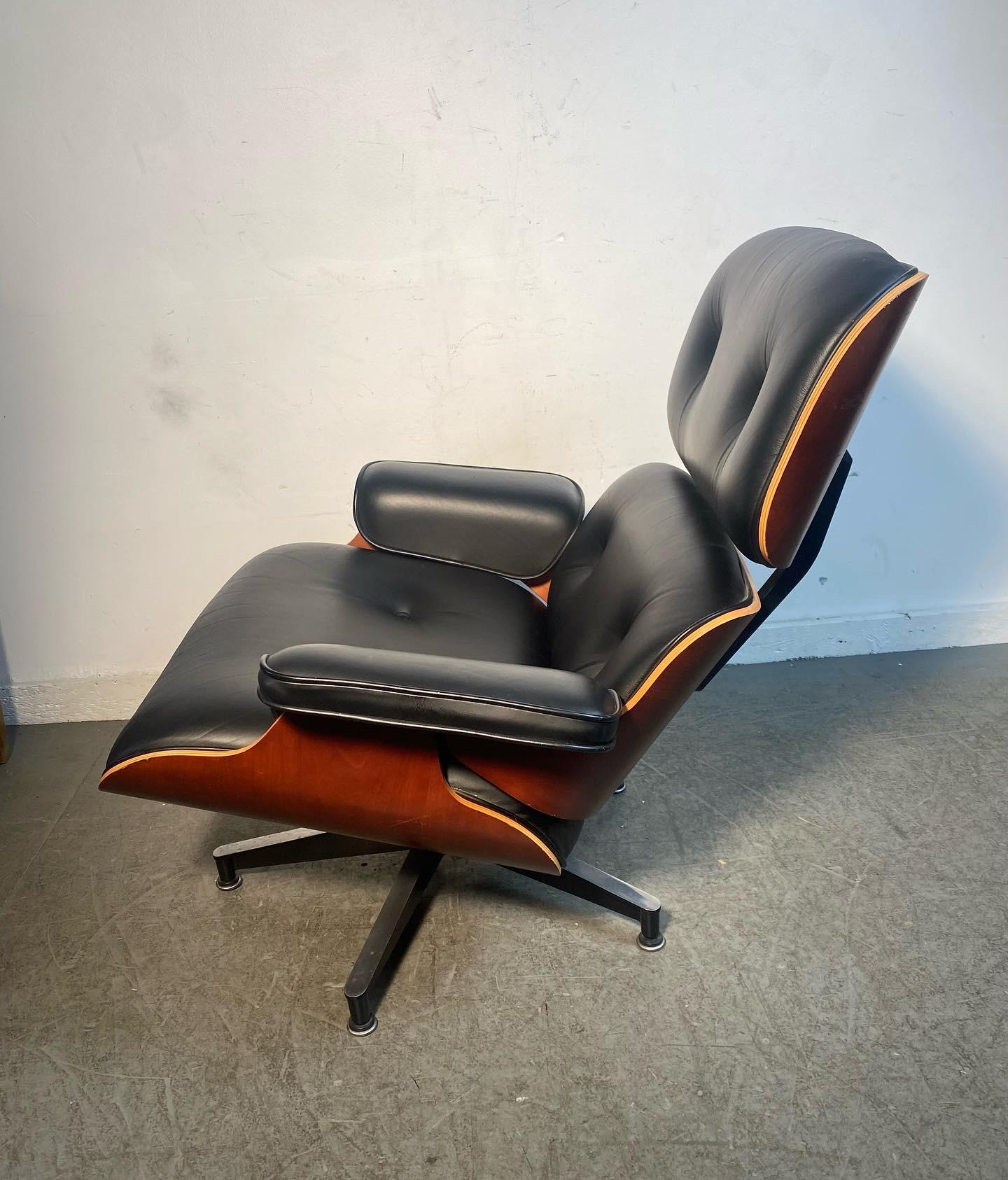 Eames 50th Anniversary Lounge Chair and Ottoman, Cherry and Black Leather 2006 In Excellent Condition In Buffalo, NY