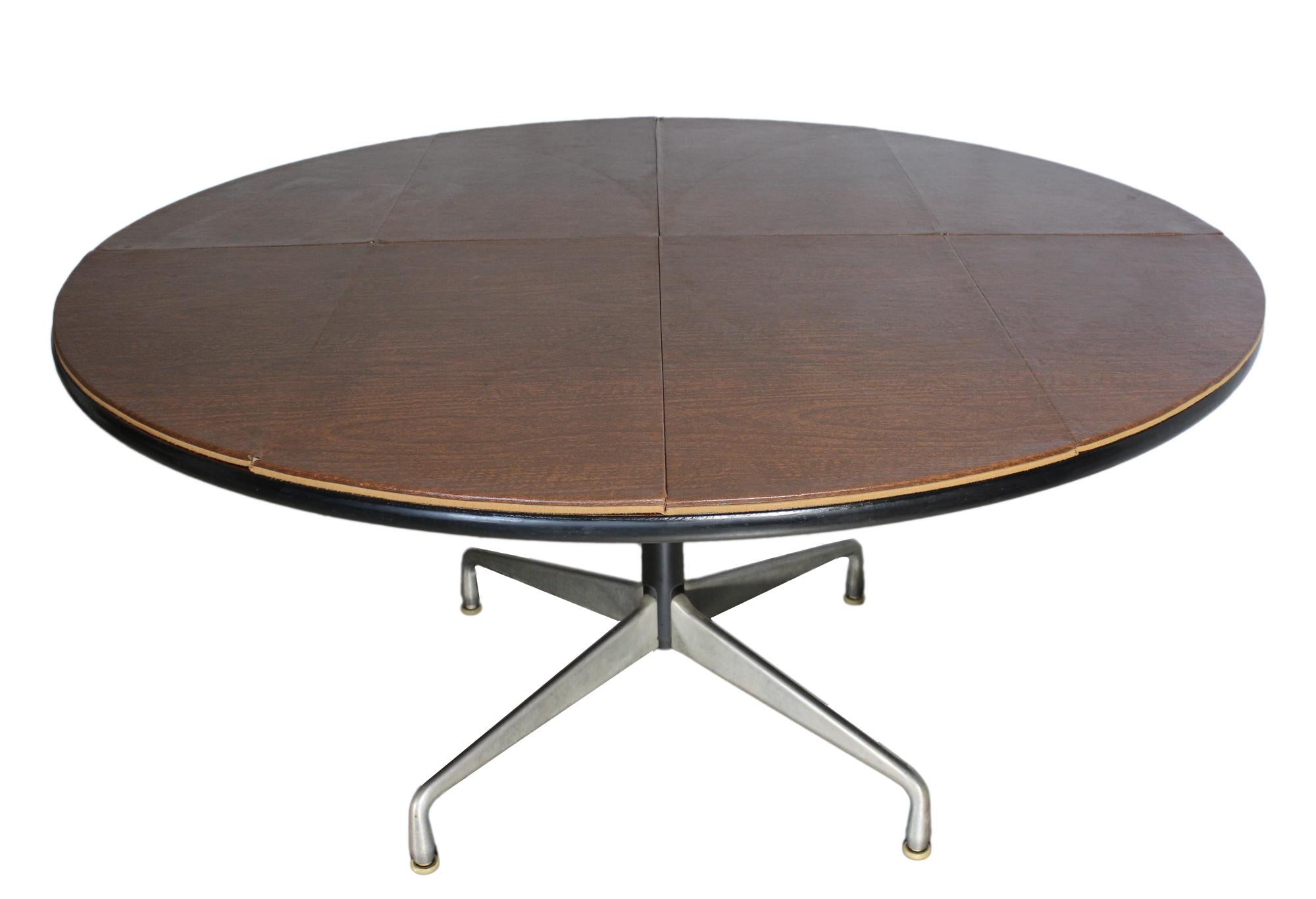 Veneer Eames Round Rosewood Table with Original Accessories
