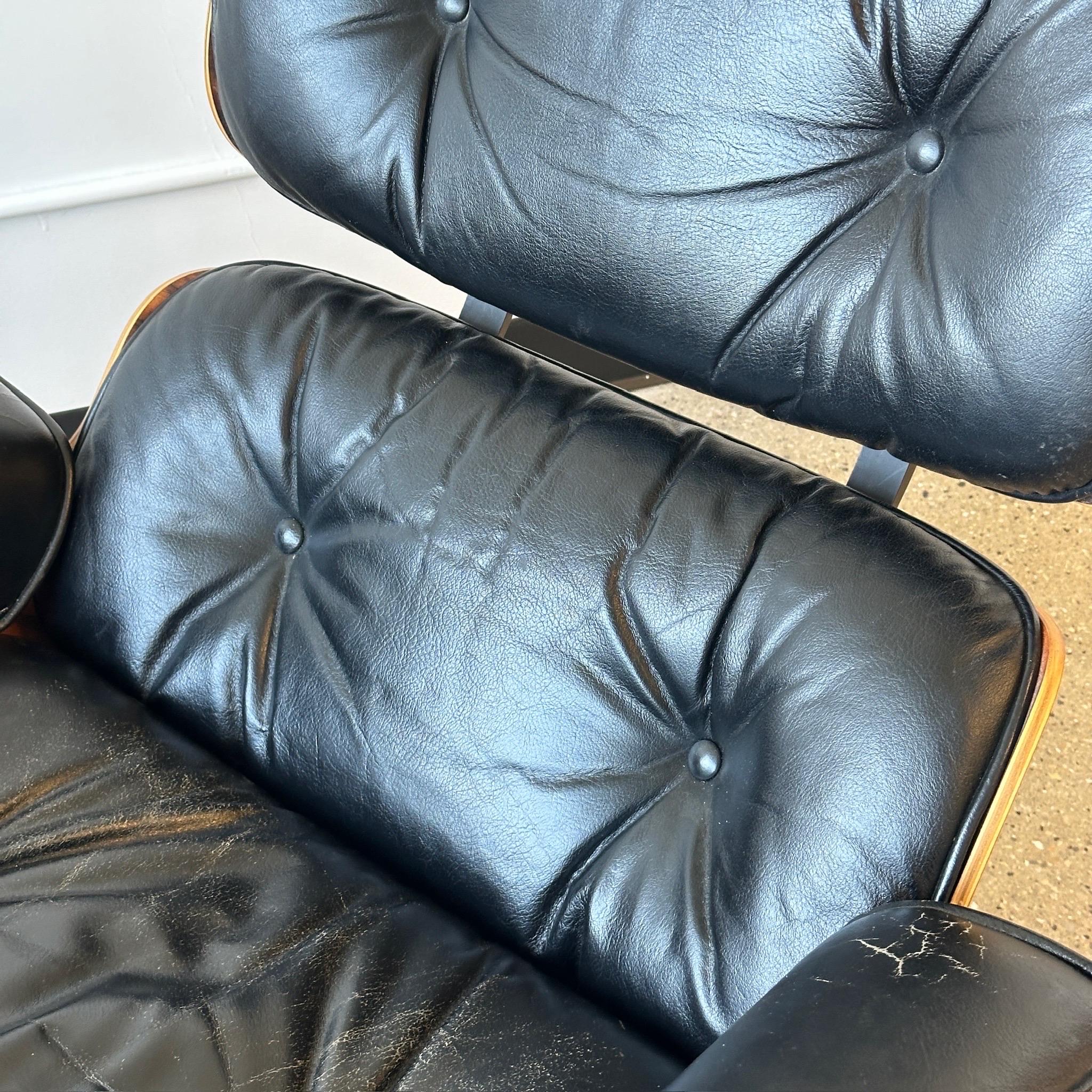 Eames 670/671 Lounge Chair + Ottoman by Herman Miller In Good Condition In Chicago, IL