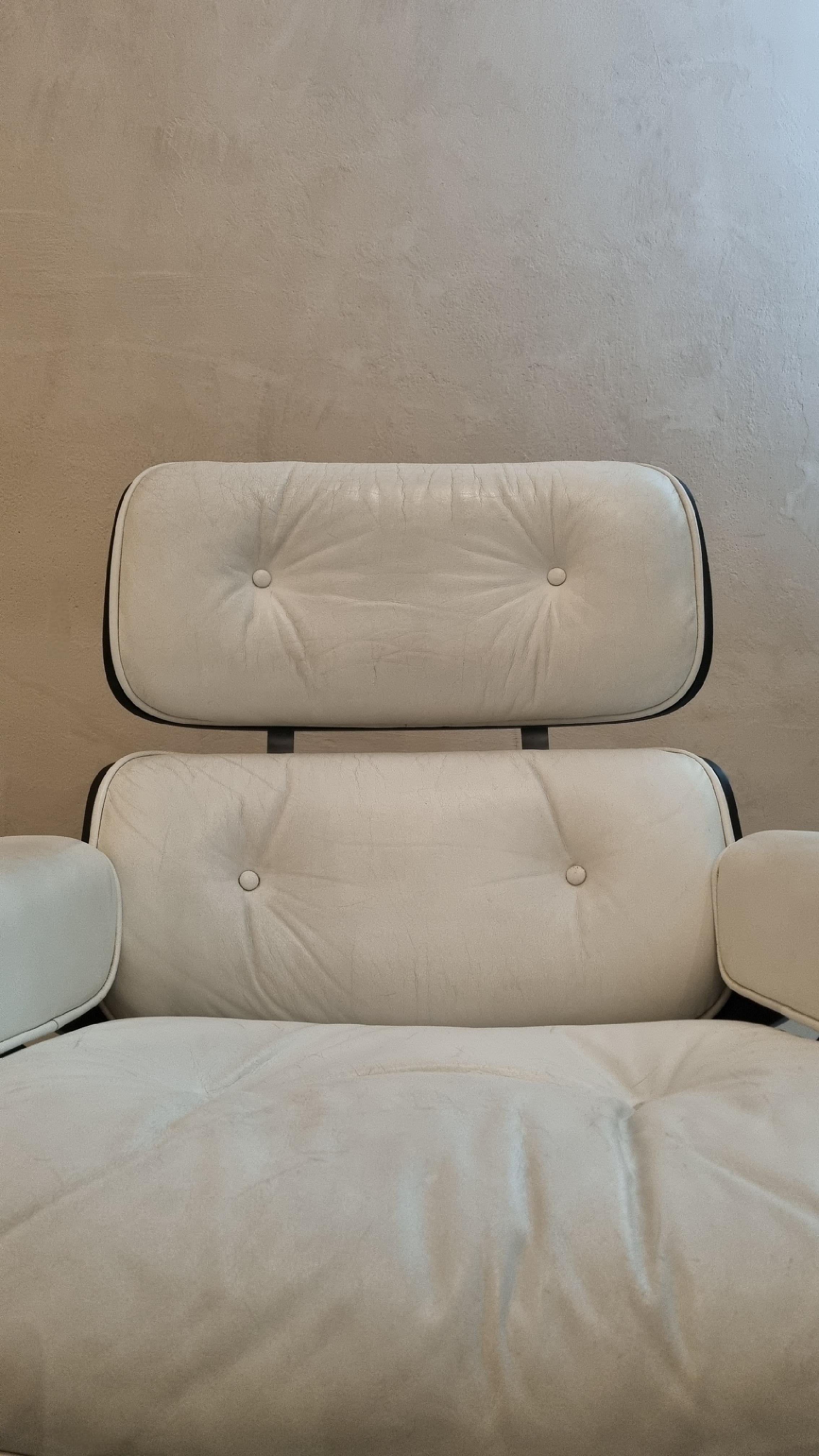 Eames 670 Lounge Chair und 671 Ottomane, entworfen von Charles und Ray Eames für ICF (Late 20th Century) im Angebot