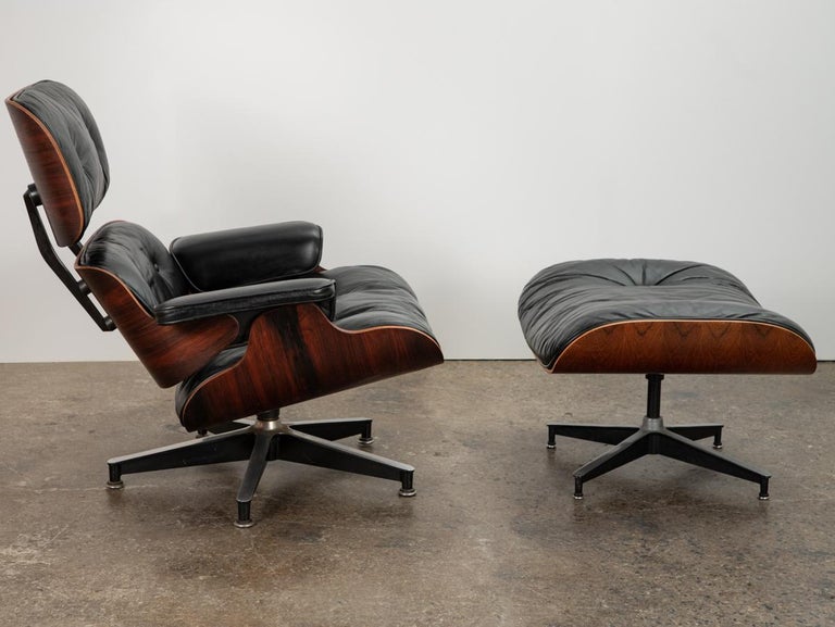Molded Eames 670 Lounge Chair and 671 Ottoman For Sale