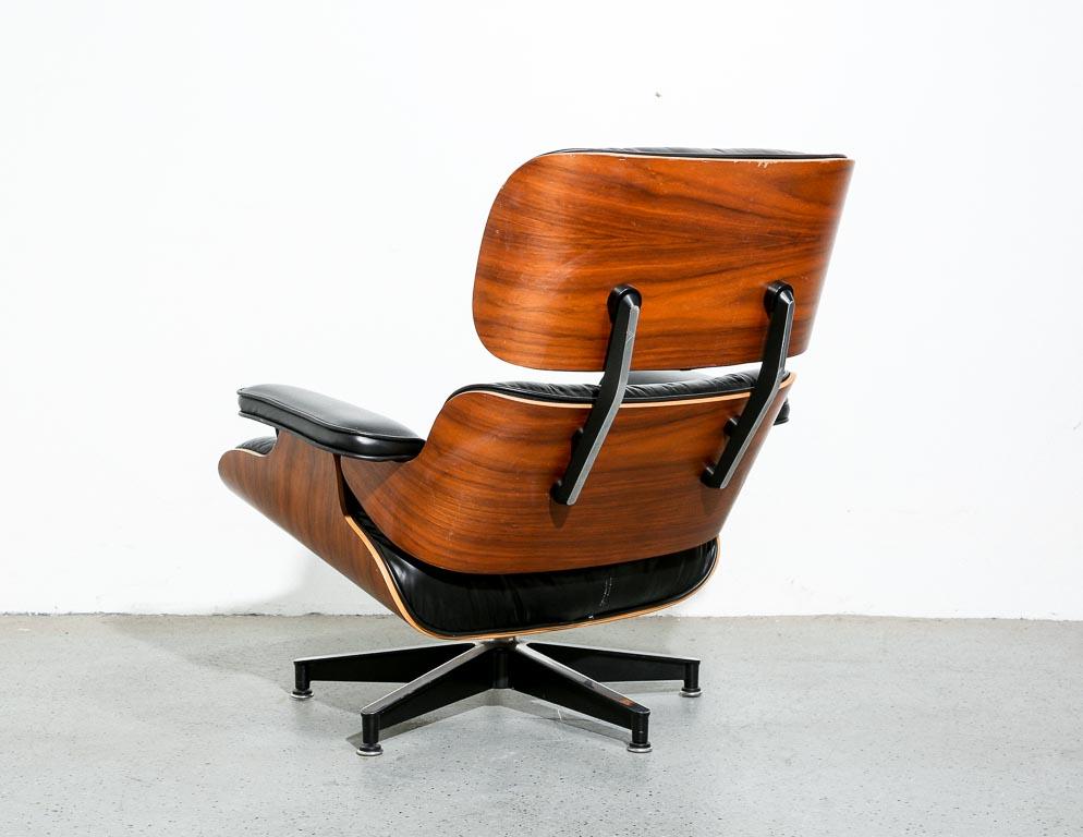 Mid-Century Modern Eames '670' Lounge Chair in Walnut for Herman Miller