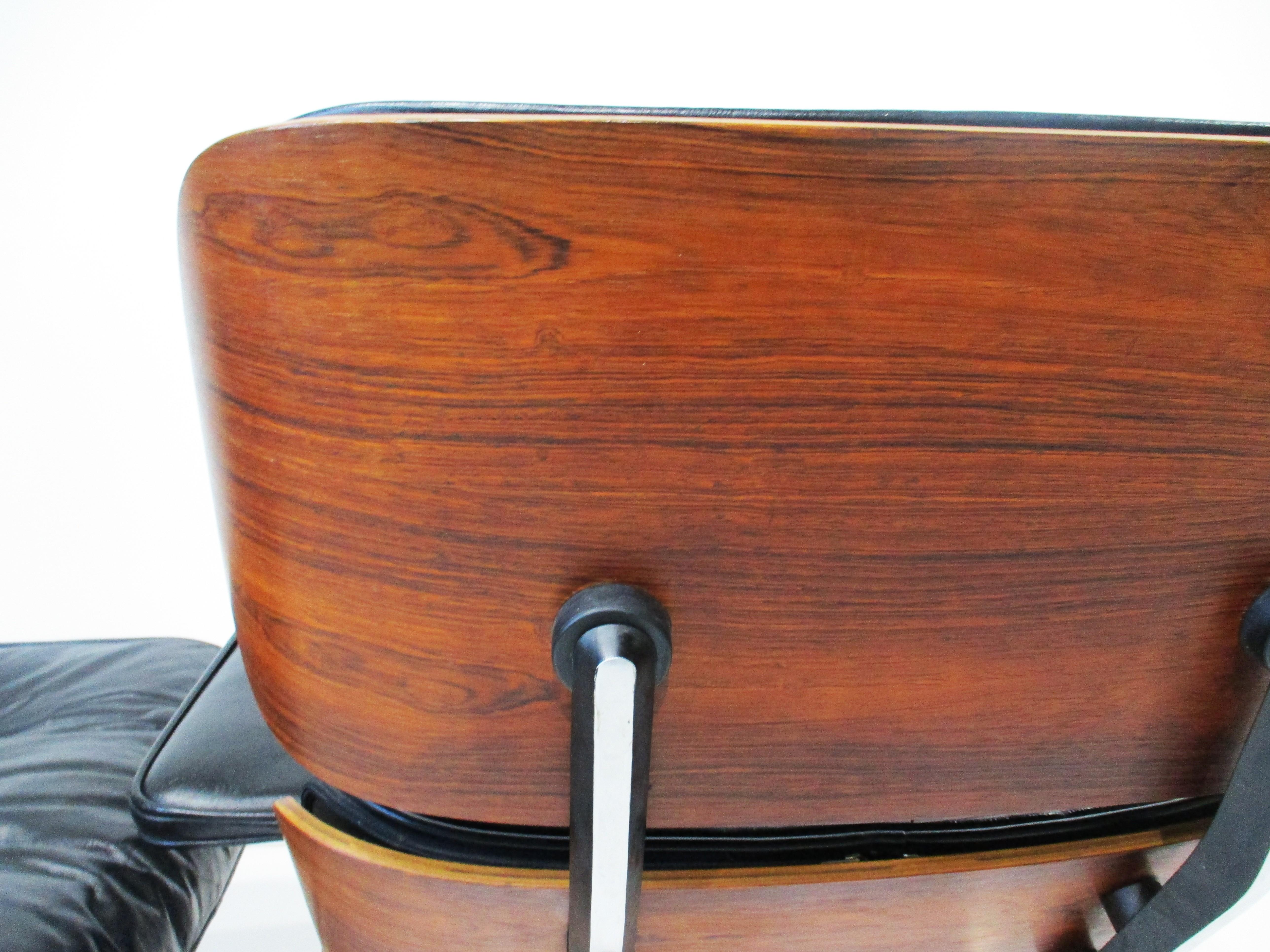Eames 670 Rosewood Leather Lounge Chair with Ottoman for Herman Miller (A) For Sale 7